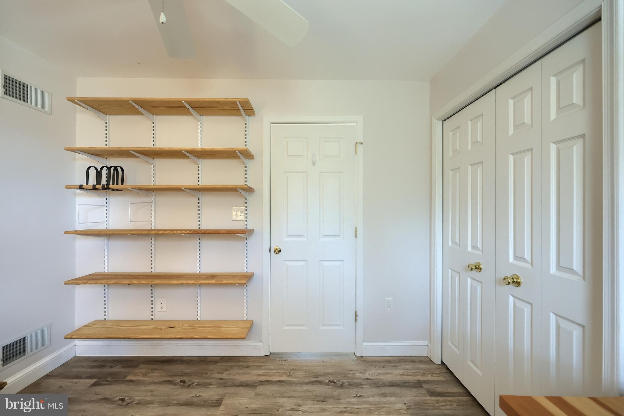 WINDSOR CROSSING - Residential