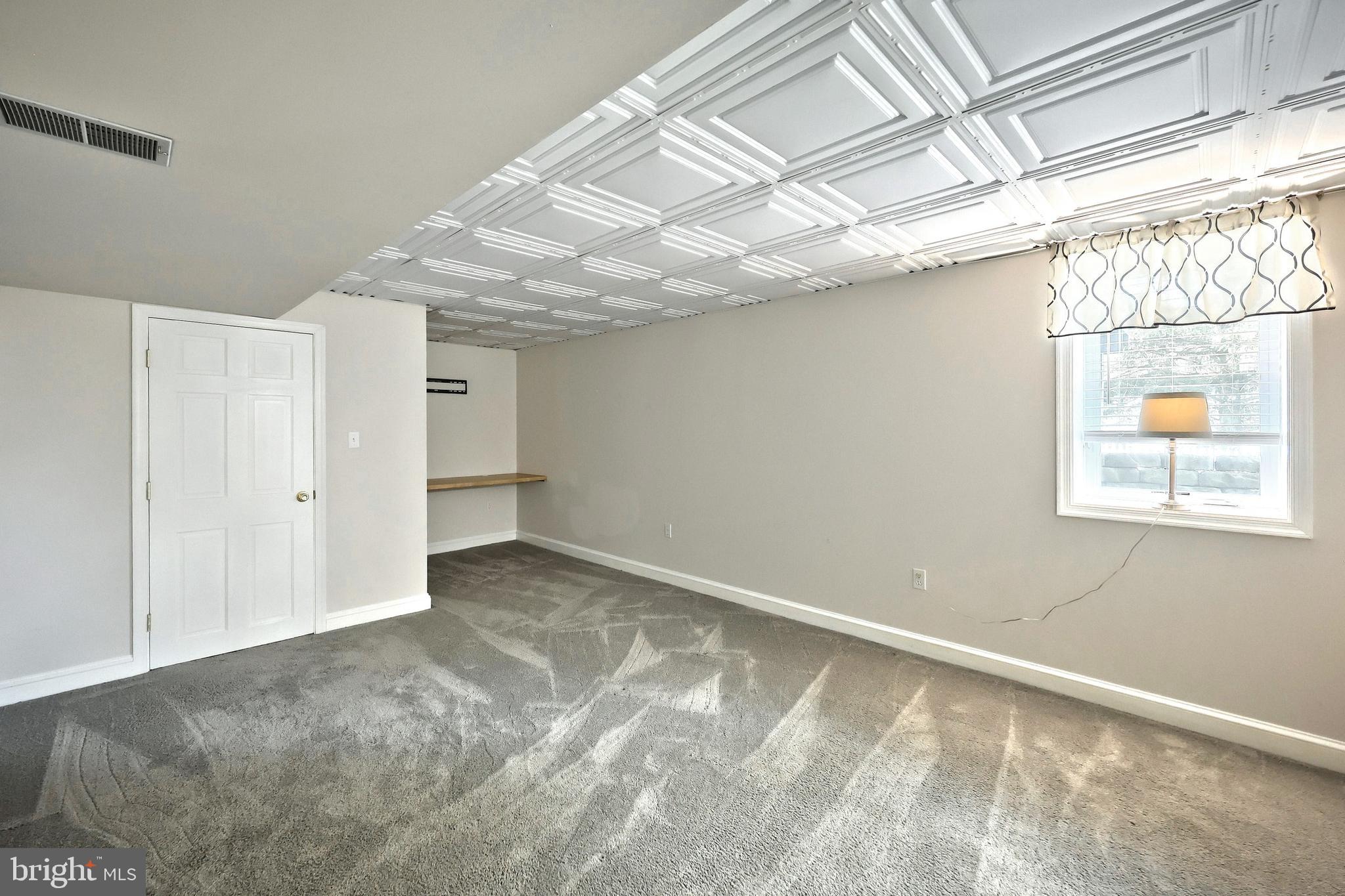 WINDSOR CROSSING - Residential