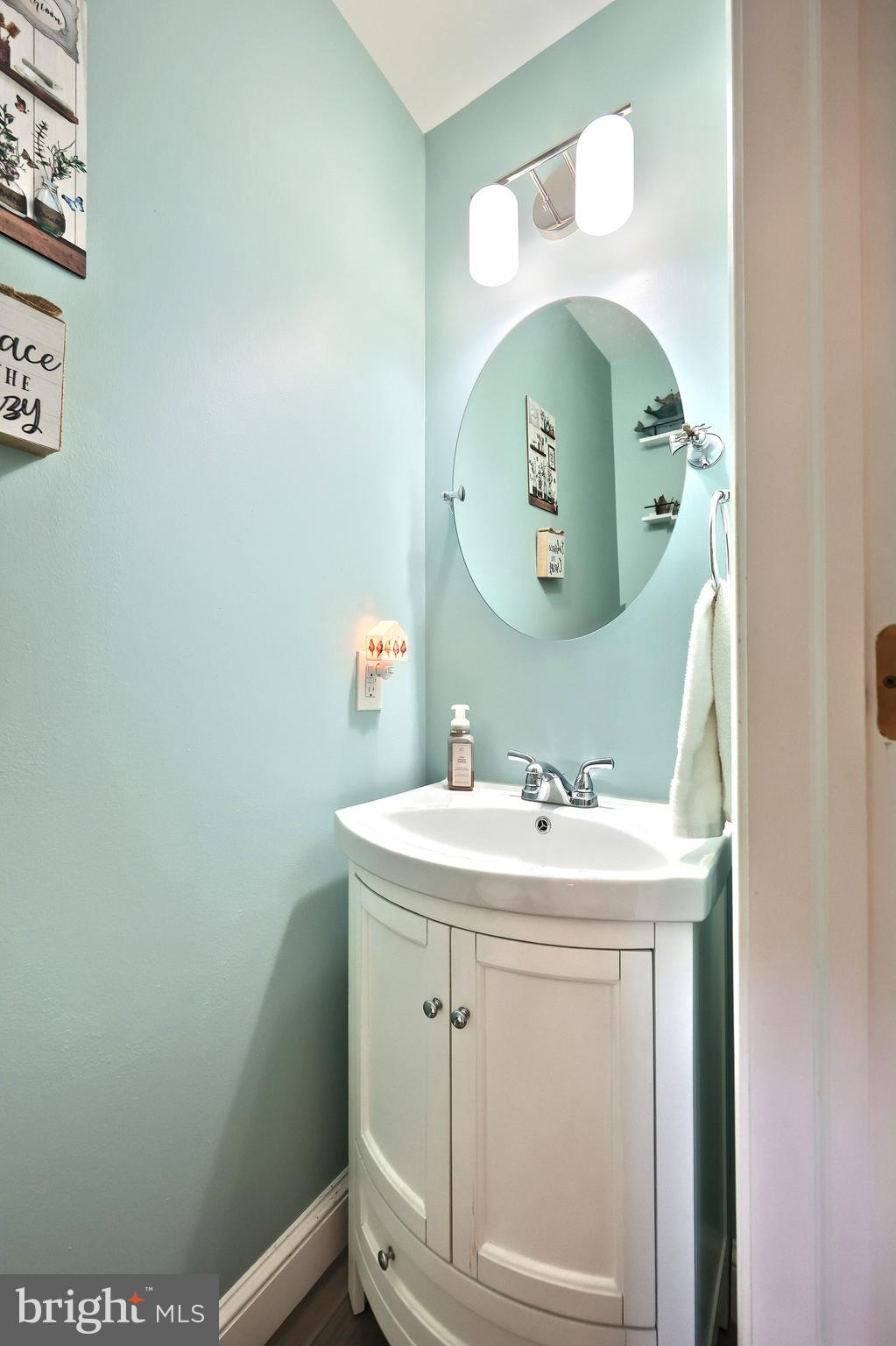 WINDSOR CROSSING - Residential