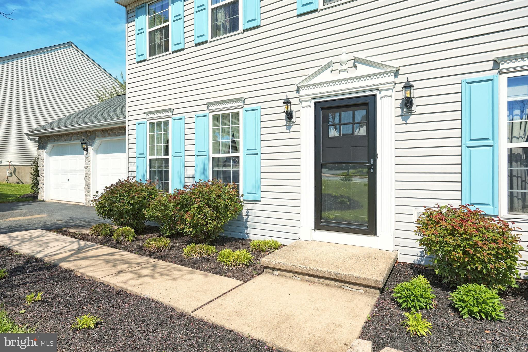 WINDSOR CROSSING - Residential