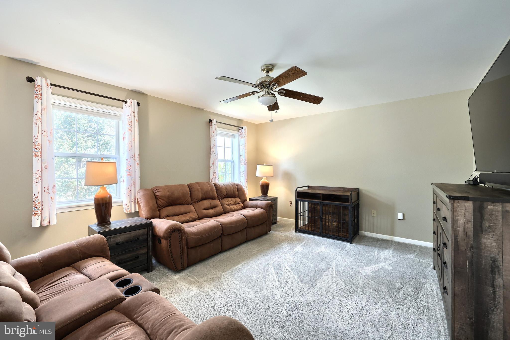 WINDSOR CROSSING - Residential