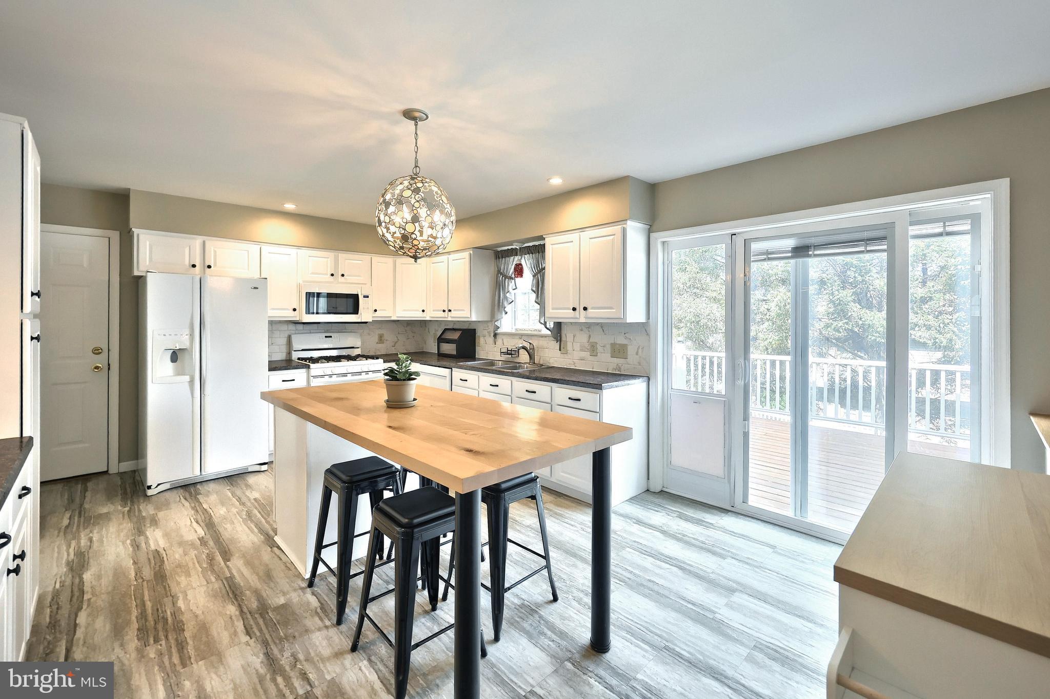 WINDSOR CROSSING - Residential