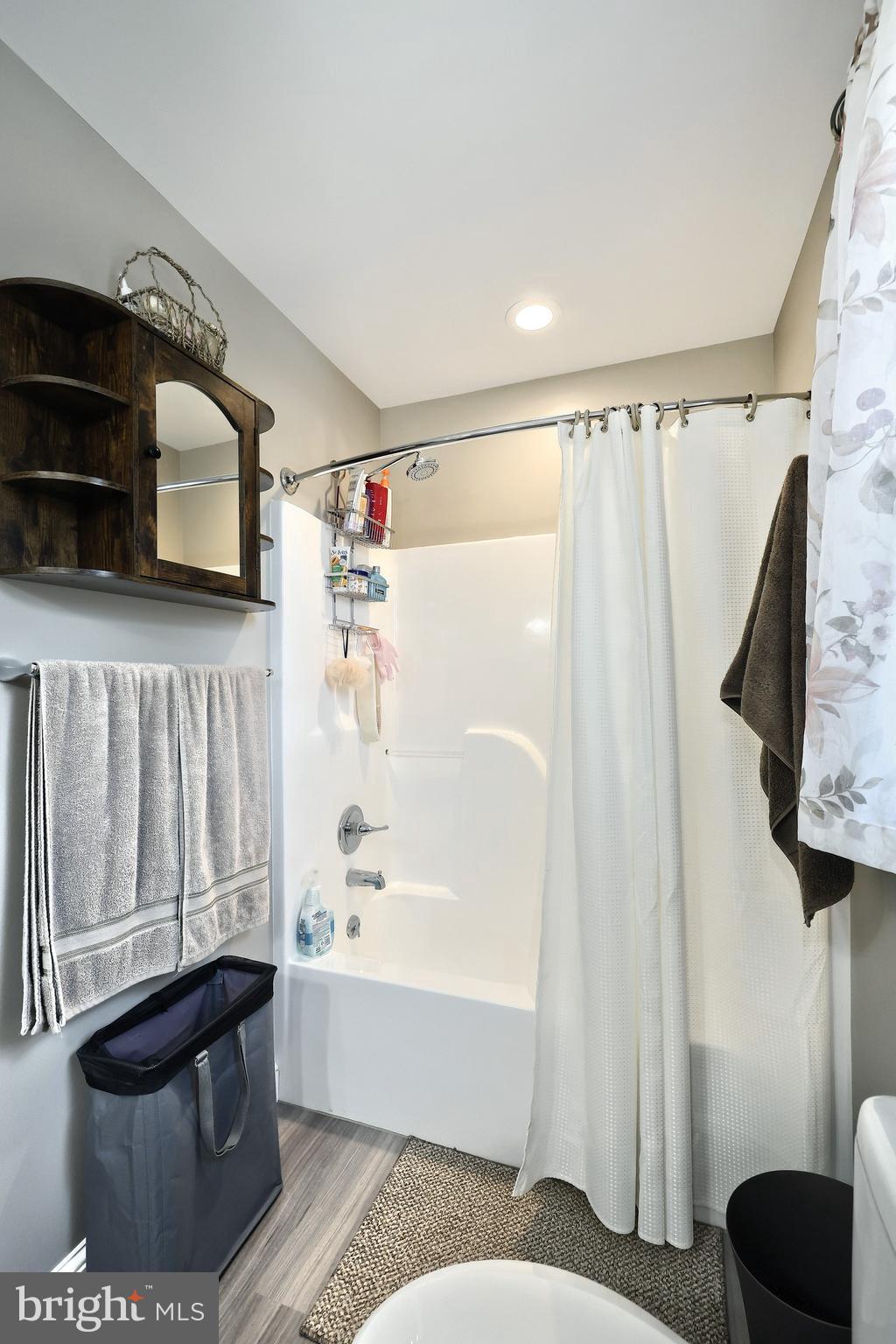 WINDSOR CROSSING - Residential