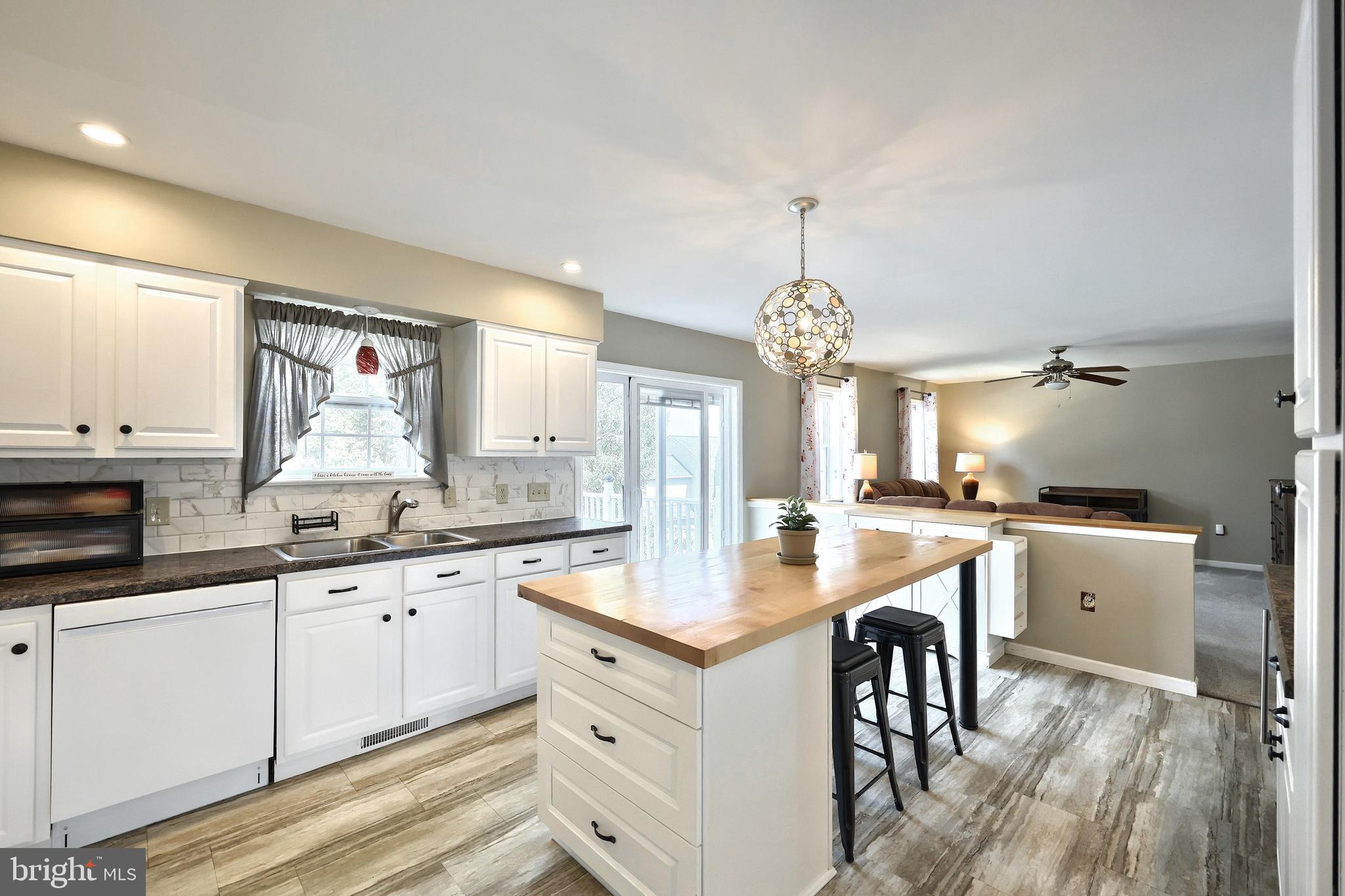 WINDSOR CROSSING - Residential