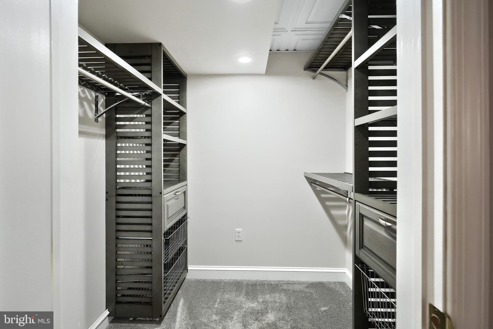 WINDSOR CROSSING - Residential