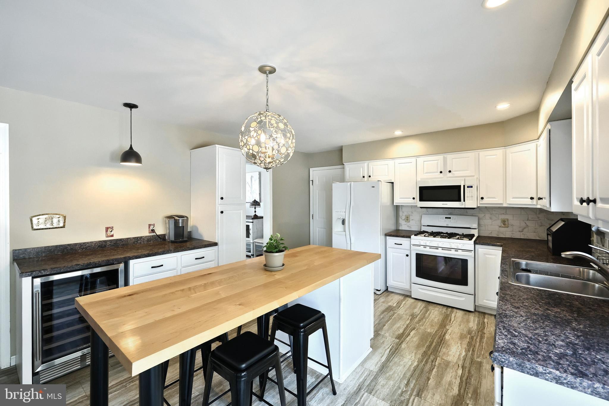 WINDSOR CROSSING - Residential