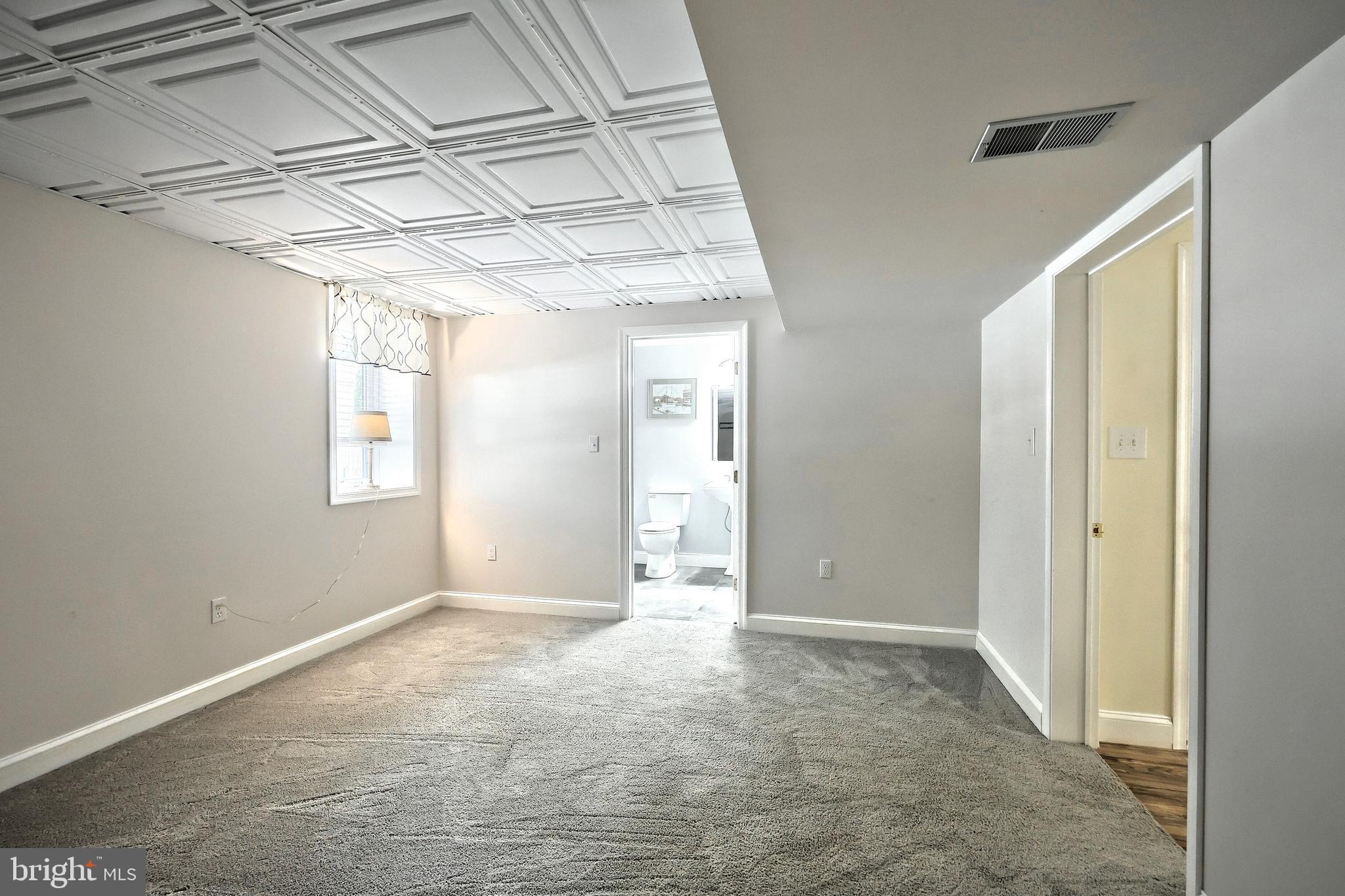 WINDSOR CROSSING - Residential