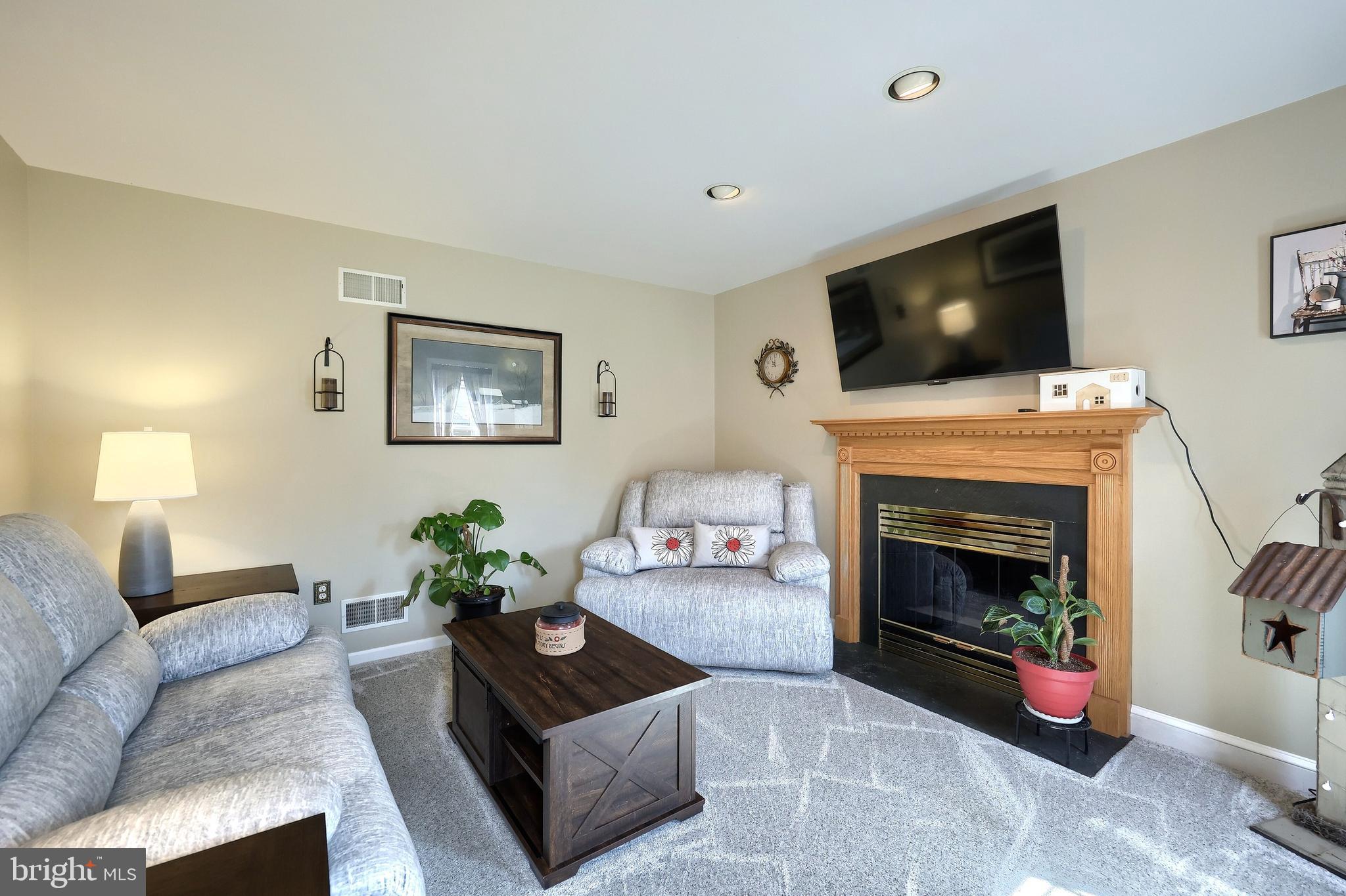 WINDSOR CROSSING - Residential