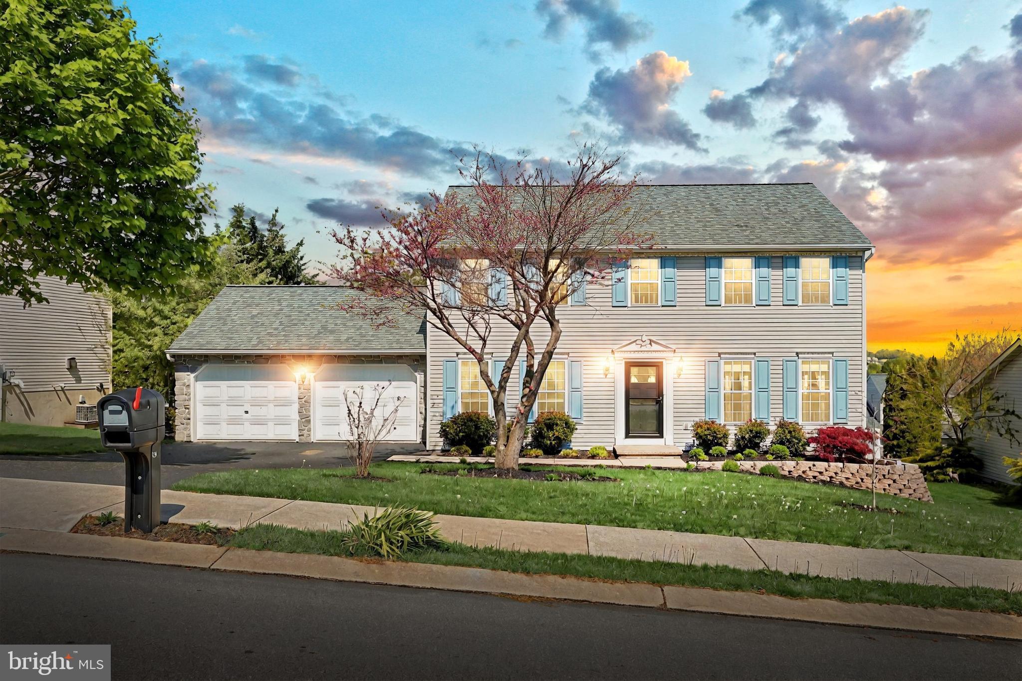 WINDSOR CROSSING - Residential