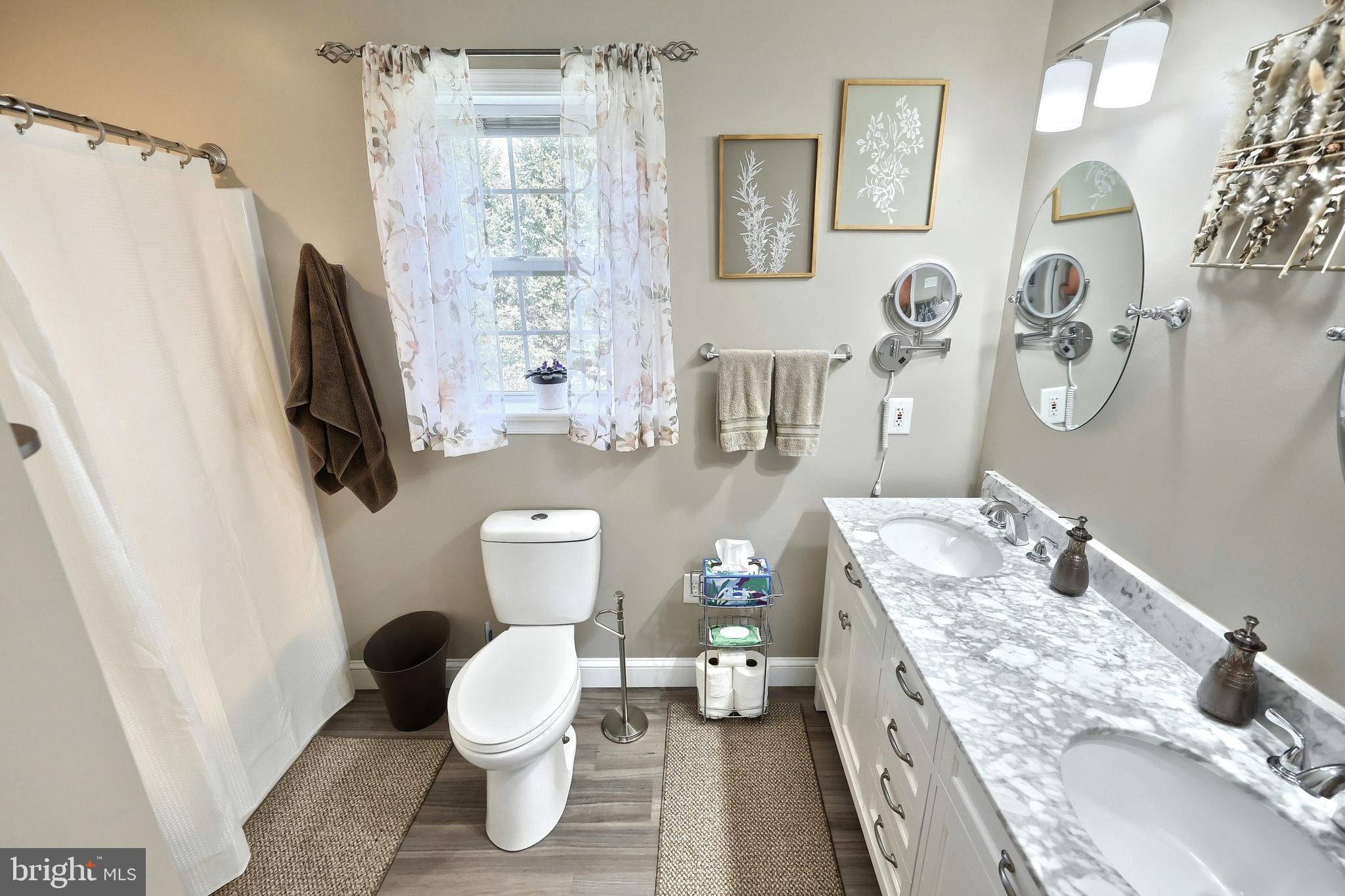 WINDSOR CROSSING - Residential