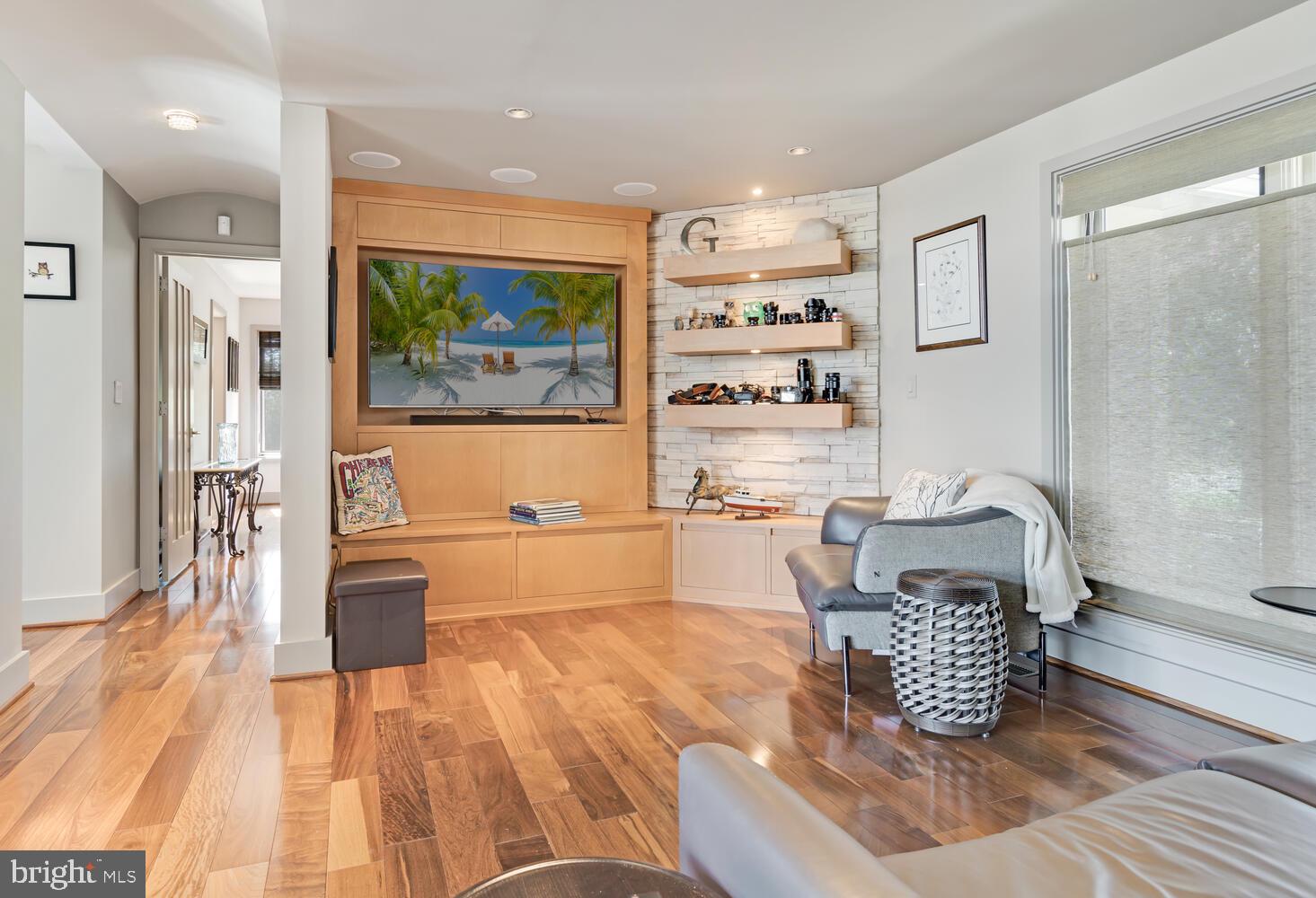 COVE CREEK CLUB - Residential