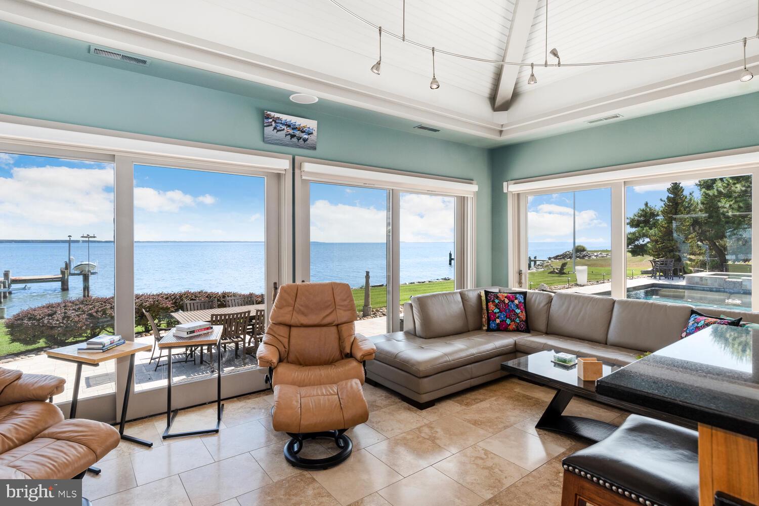 COVE CREEK CLUB - Residential