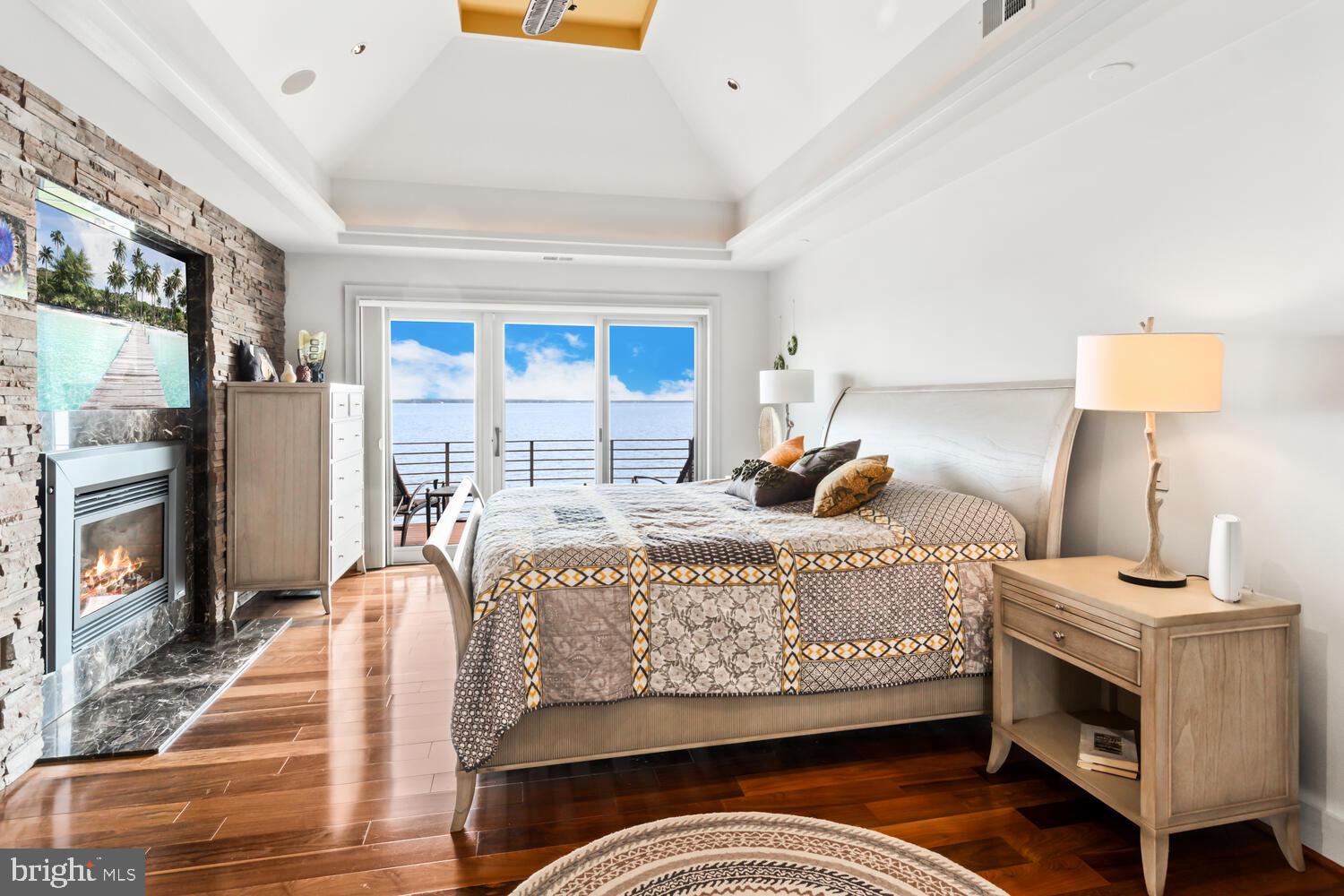 COVE CREEK CLUB - Residential