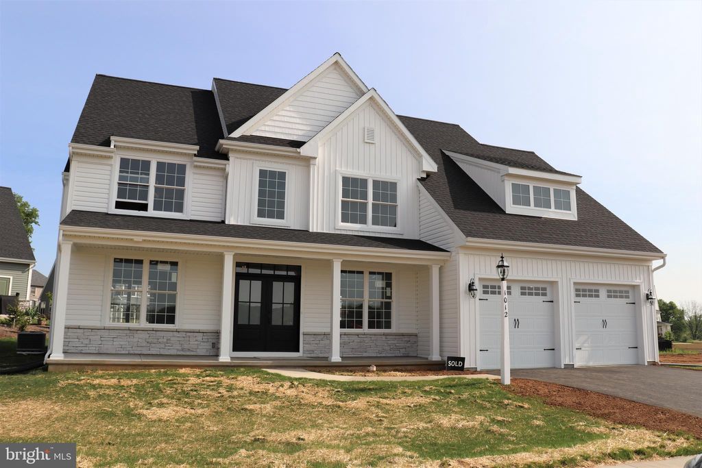 Photo of 1012 STRAFFORD PL #84, LANCASTER, PA 17601 (MLS # PALA2025516)