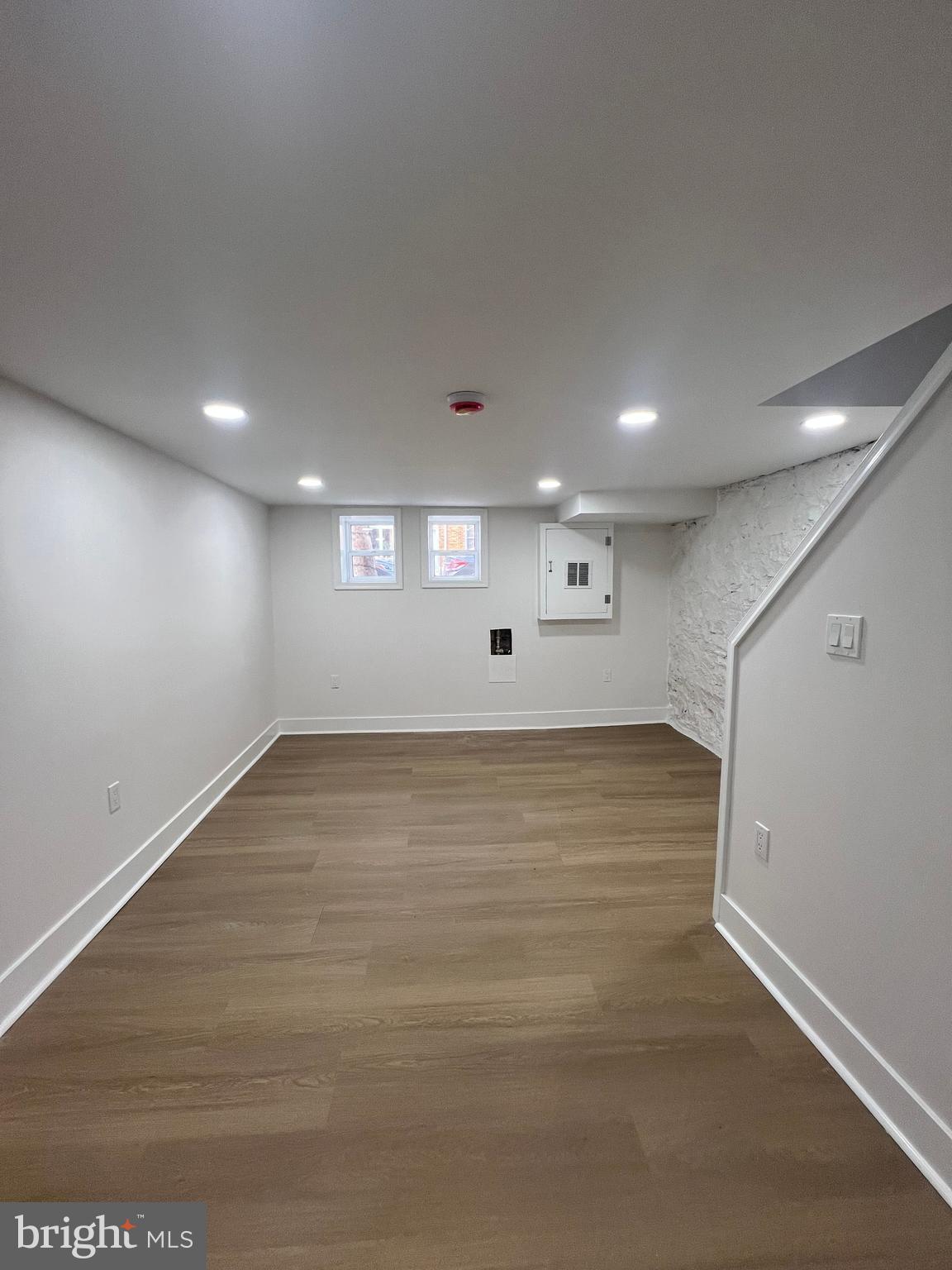 BARCLAY - Residential Lease