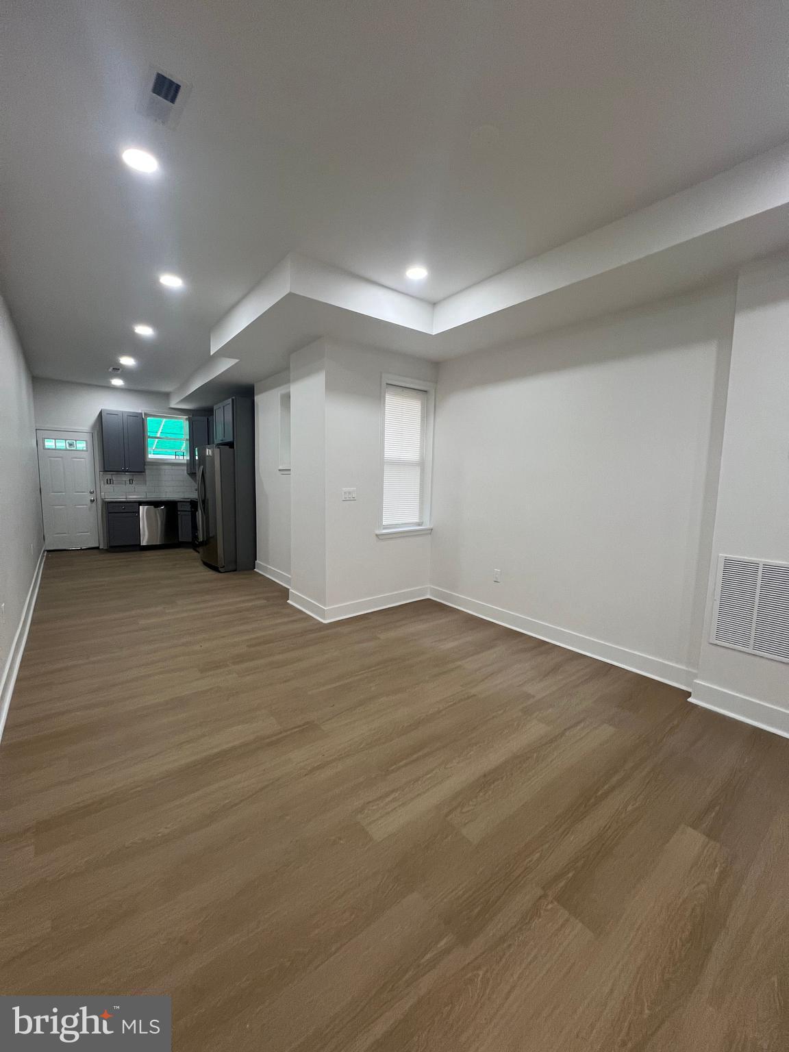 BARCLAY - Residential Lease