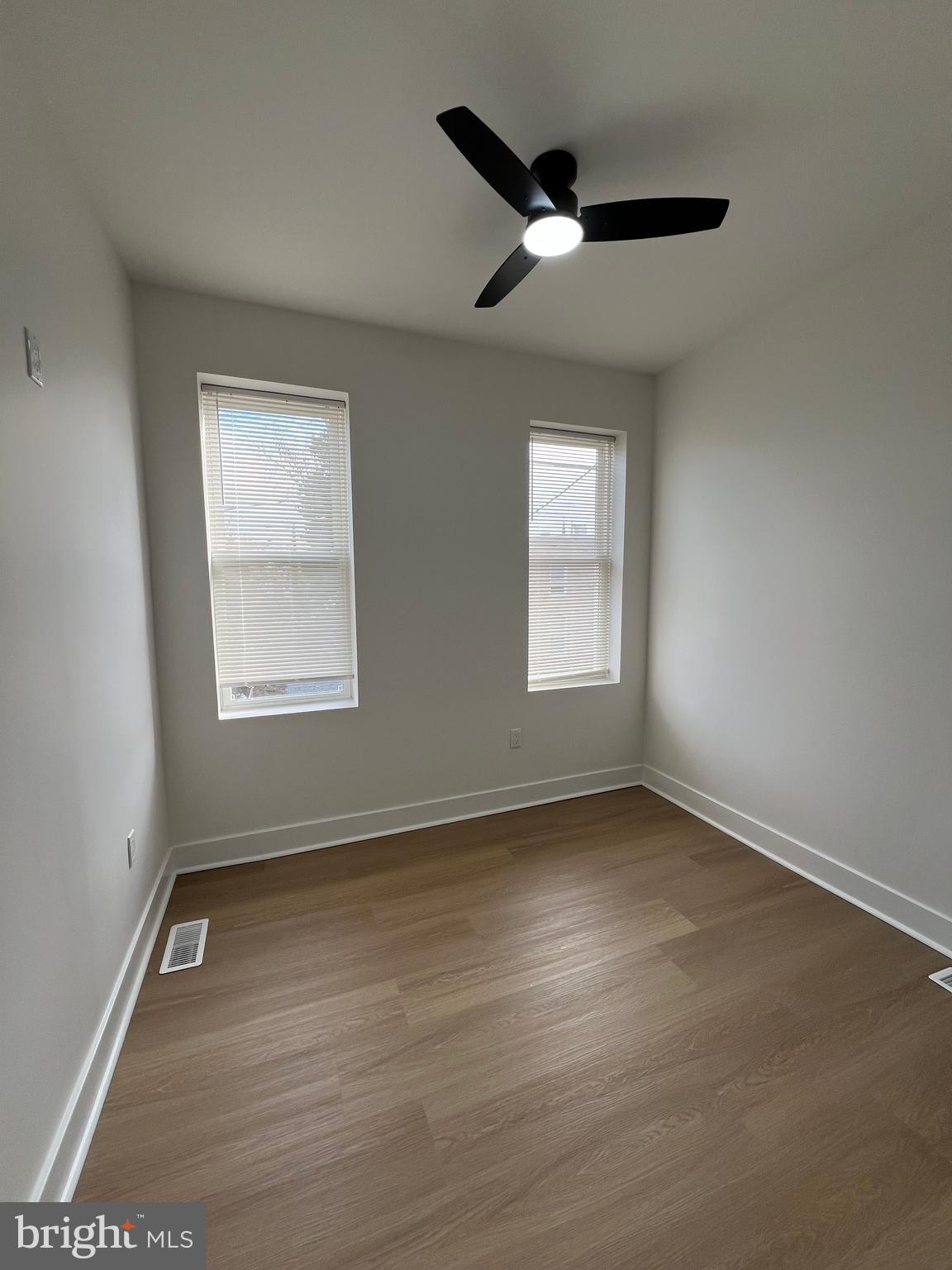 BARCLAY - Residential Lease