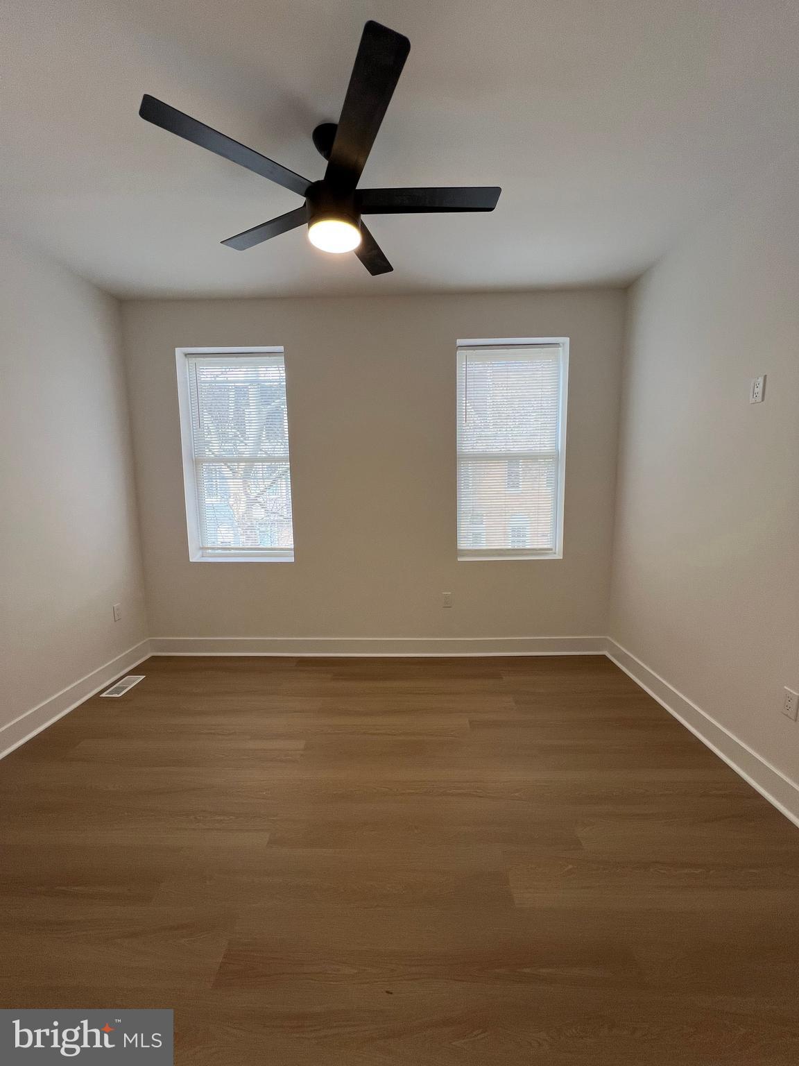 BARCLAY - Residential Lease