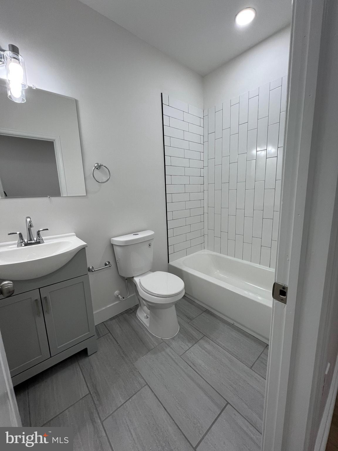 BARCLAY - Residential Lease