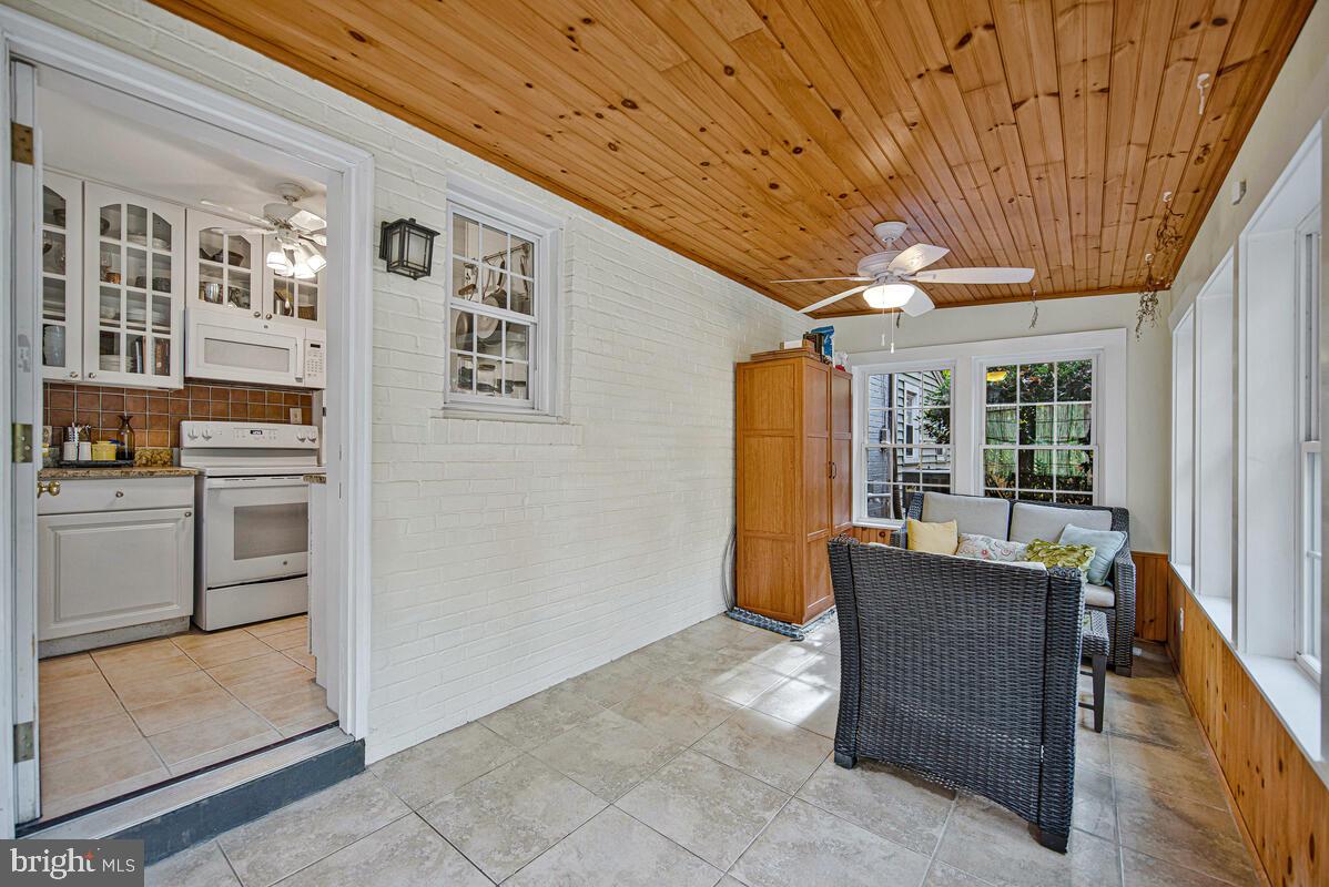 NORTH HILLS - Residential