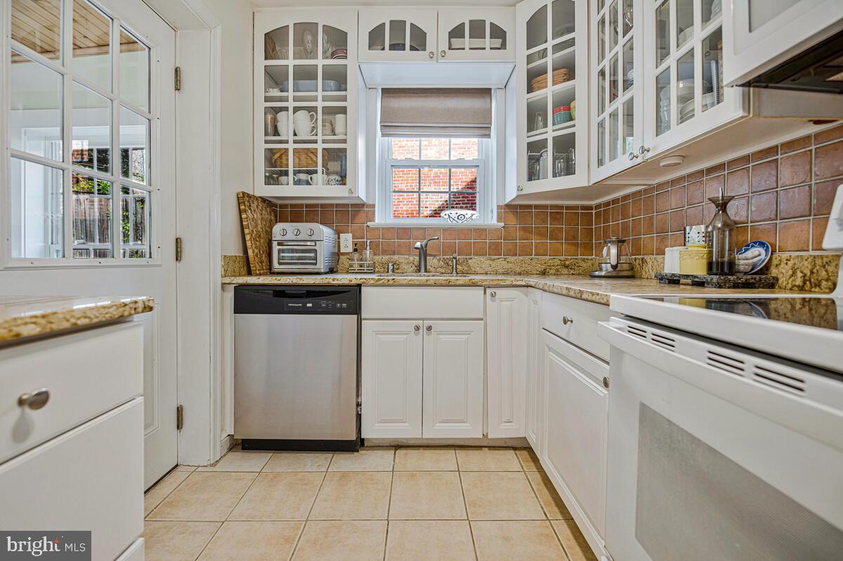 NORTH HILLS - Residential