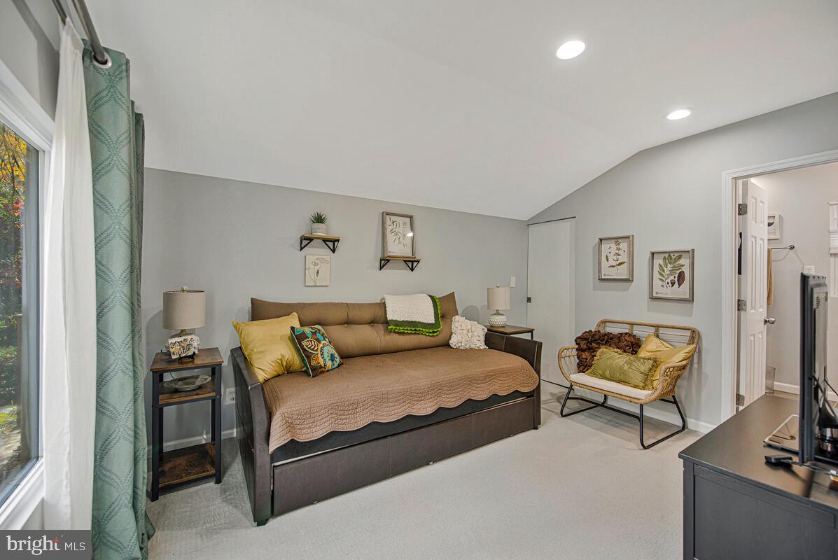 NORTH HILLS - Residential