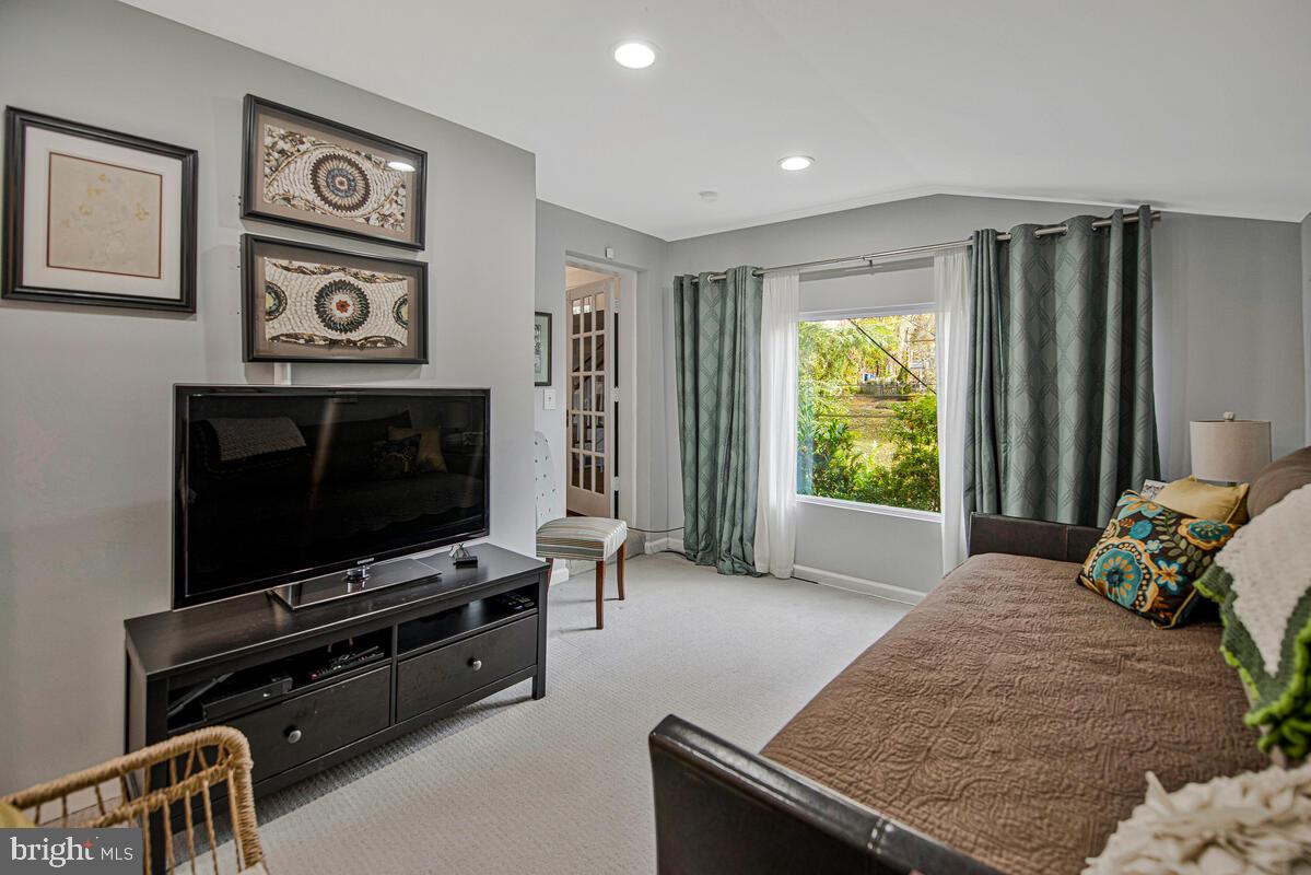 NORTH HILLS - Residential