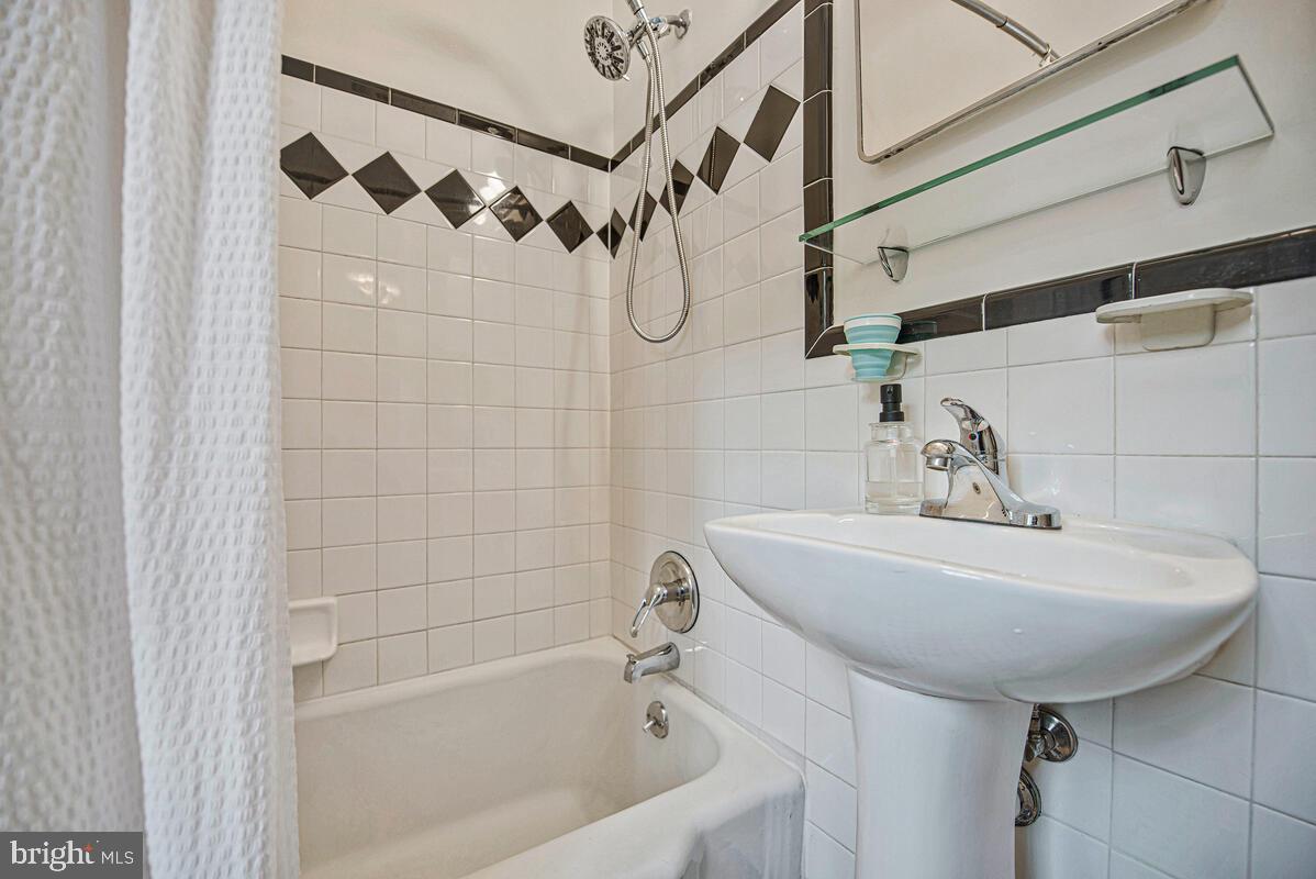 NORTH HILLS - Residential