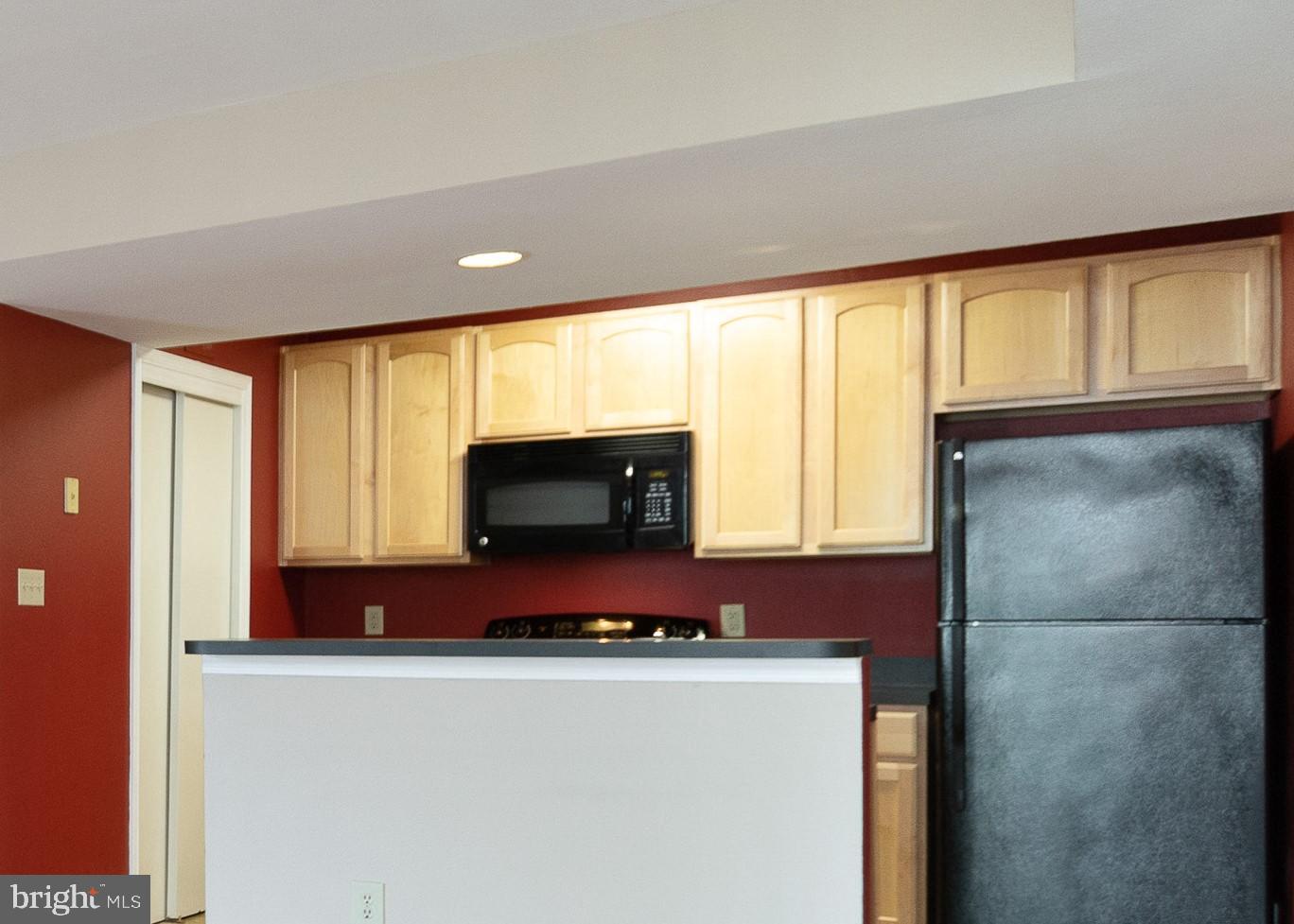 PENDERBROOK SQUARE CONDOMINIUMS - Residential