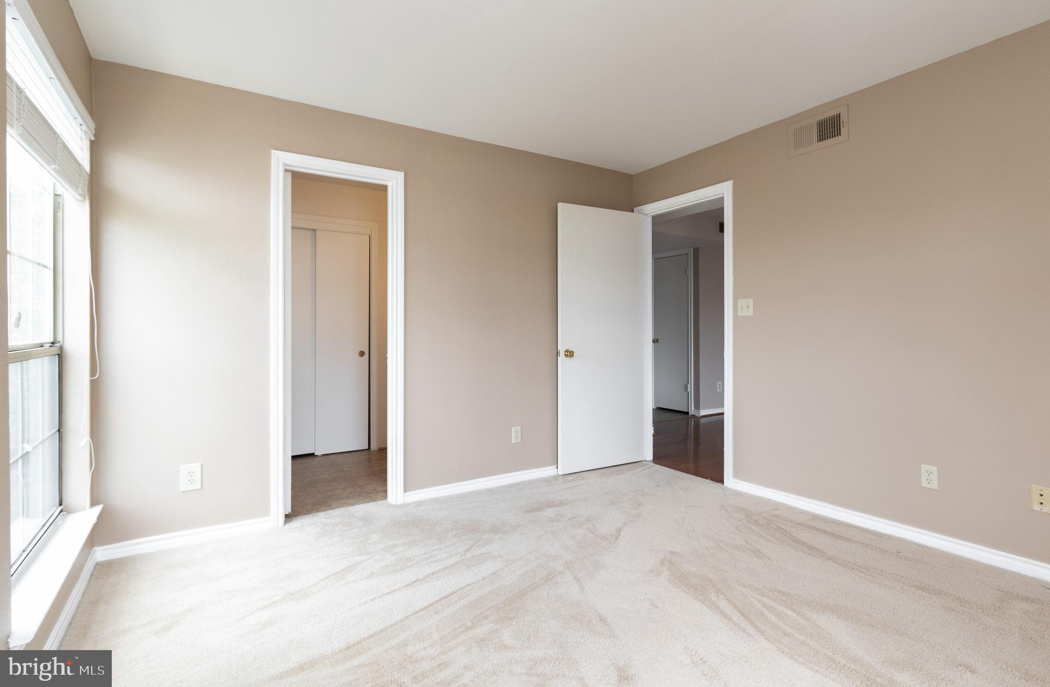 PENDERBROOK SQUARE CONDOMINIUMS - Residential