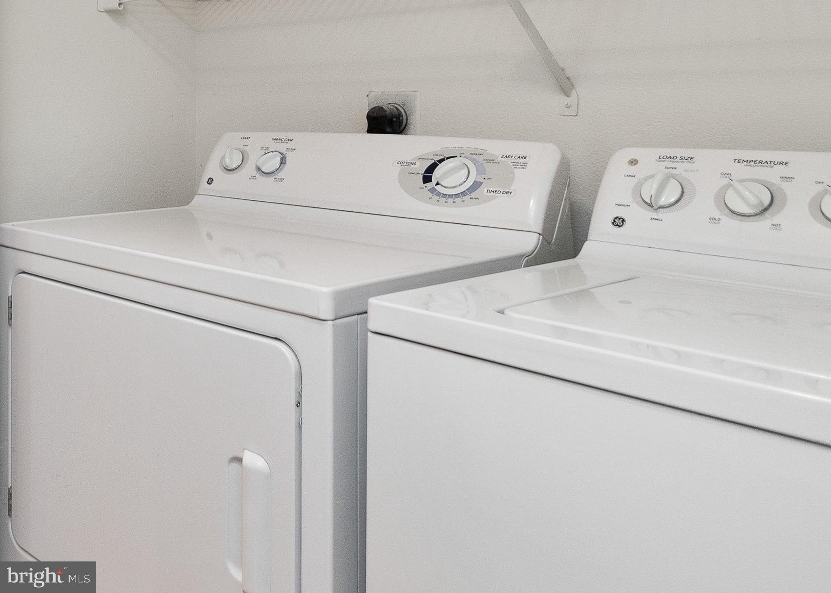 PENDERBROOK SQUARE CONDOMINIUMS - Residential