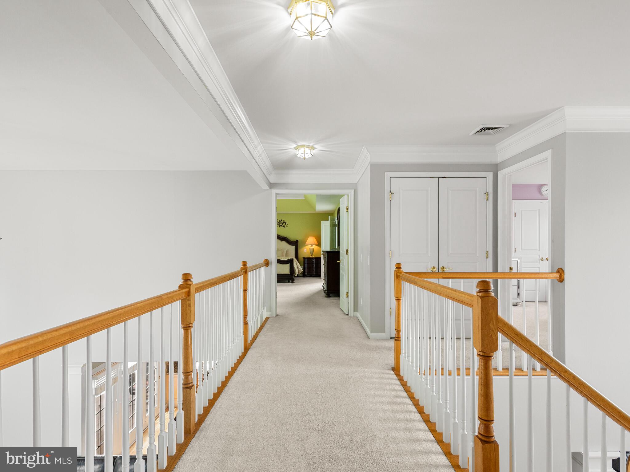 EAGLE HUNT - Residential