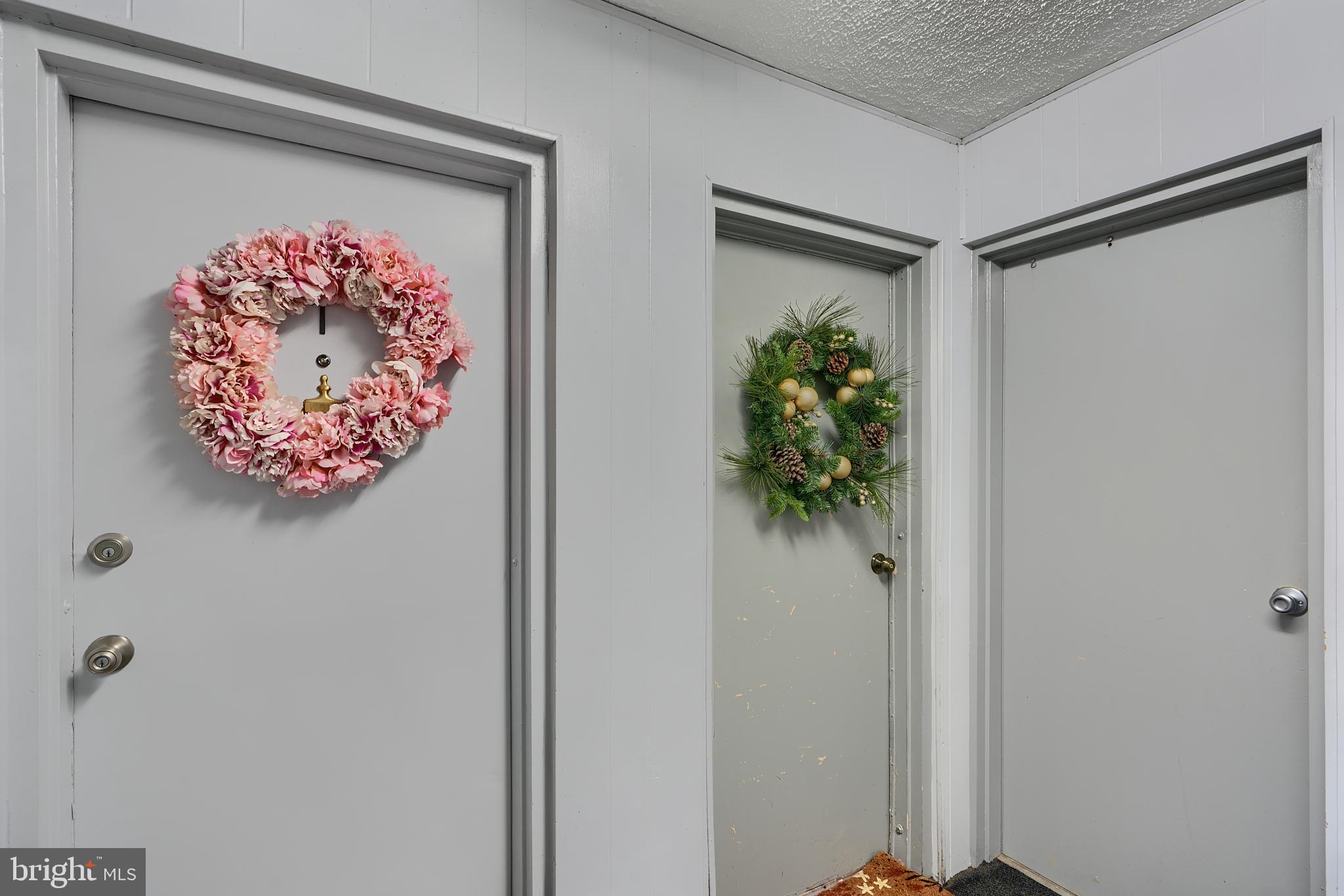 MOORES MILL MANOR - Residential