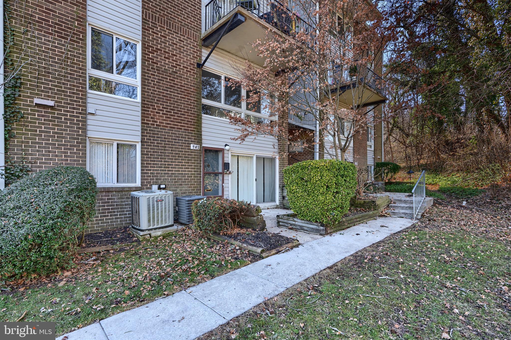 MOORES MILL MANOR - Residential