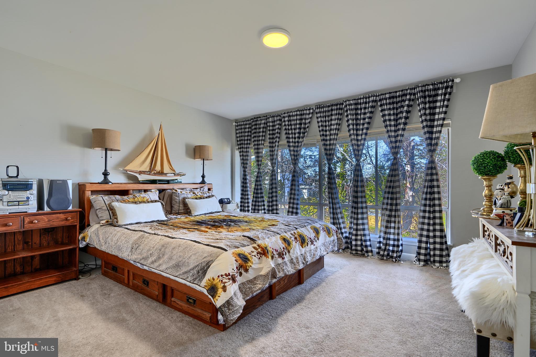 MOORES MILL MANOR - Residential