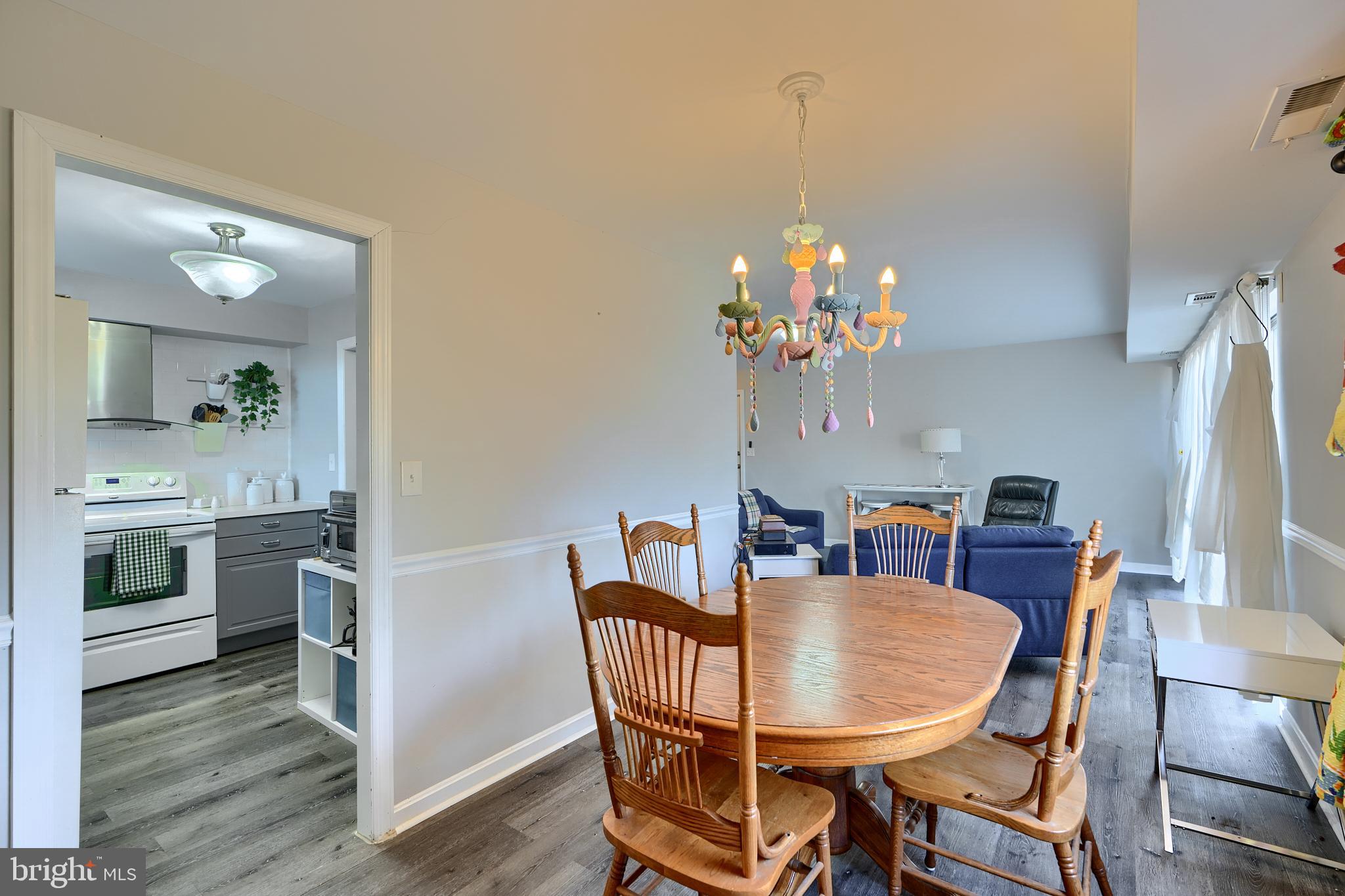 MOORES MILL MANOR - Residential