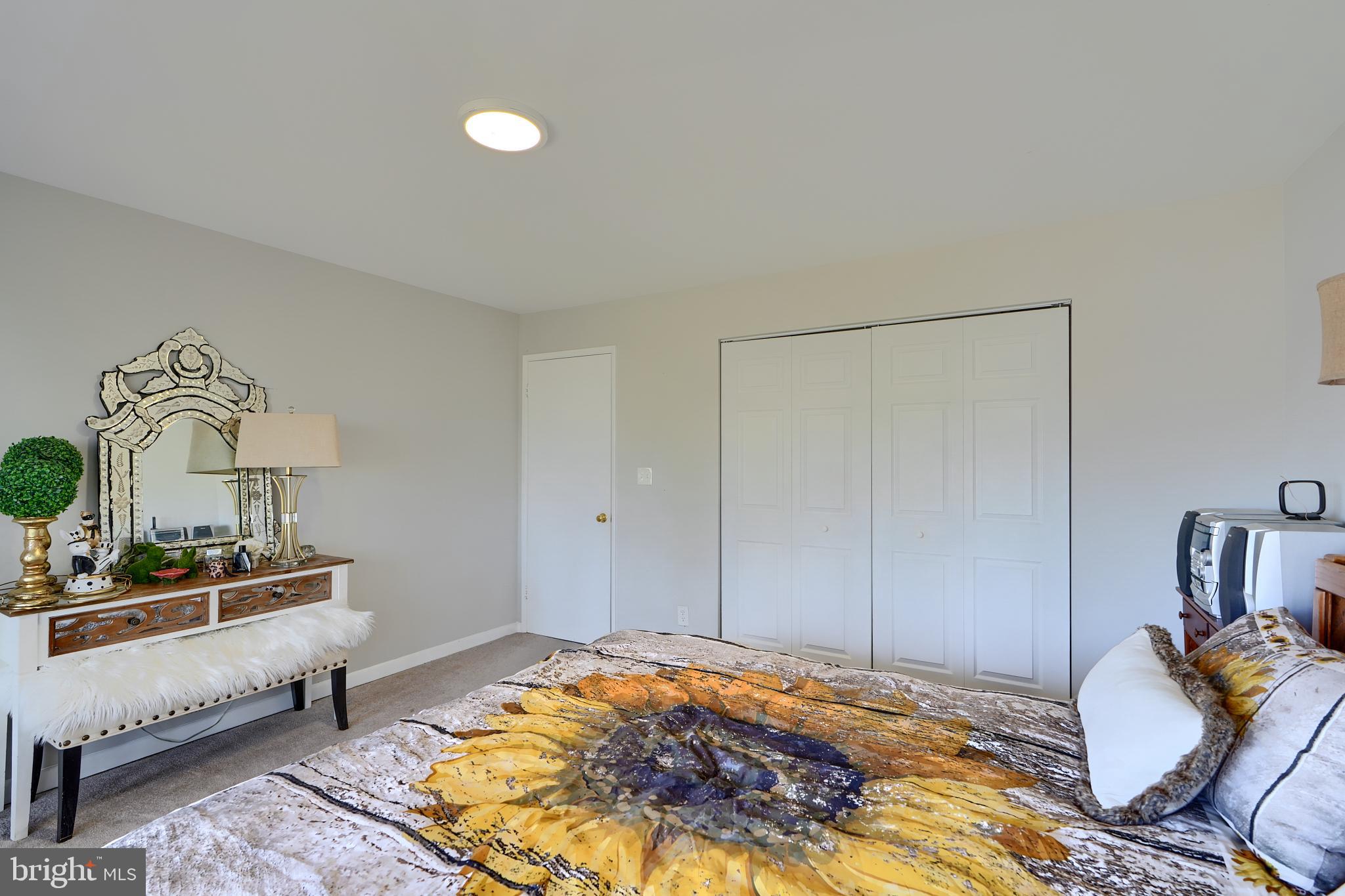 MOORES MILL MANOR - Residential