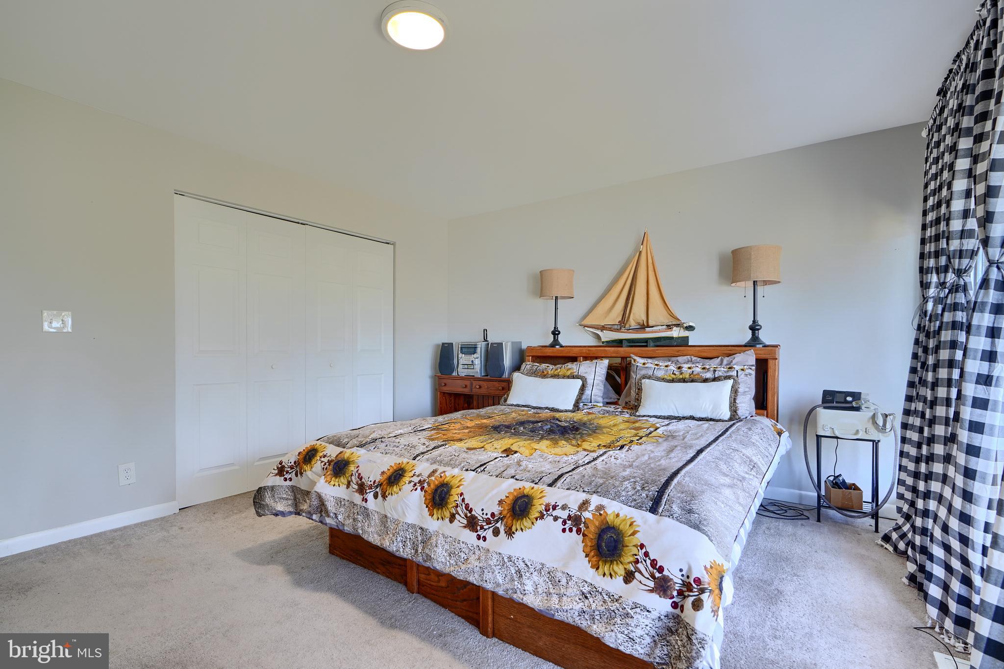 MOORES MILL MANOR - Residential