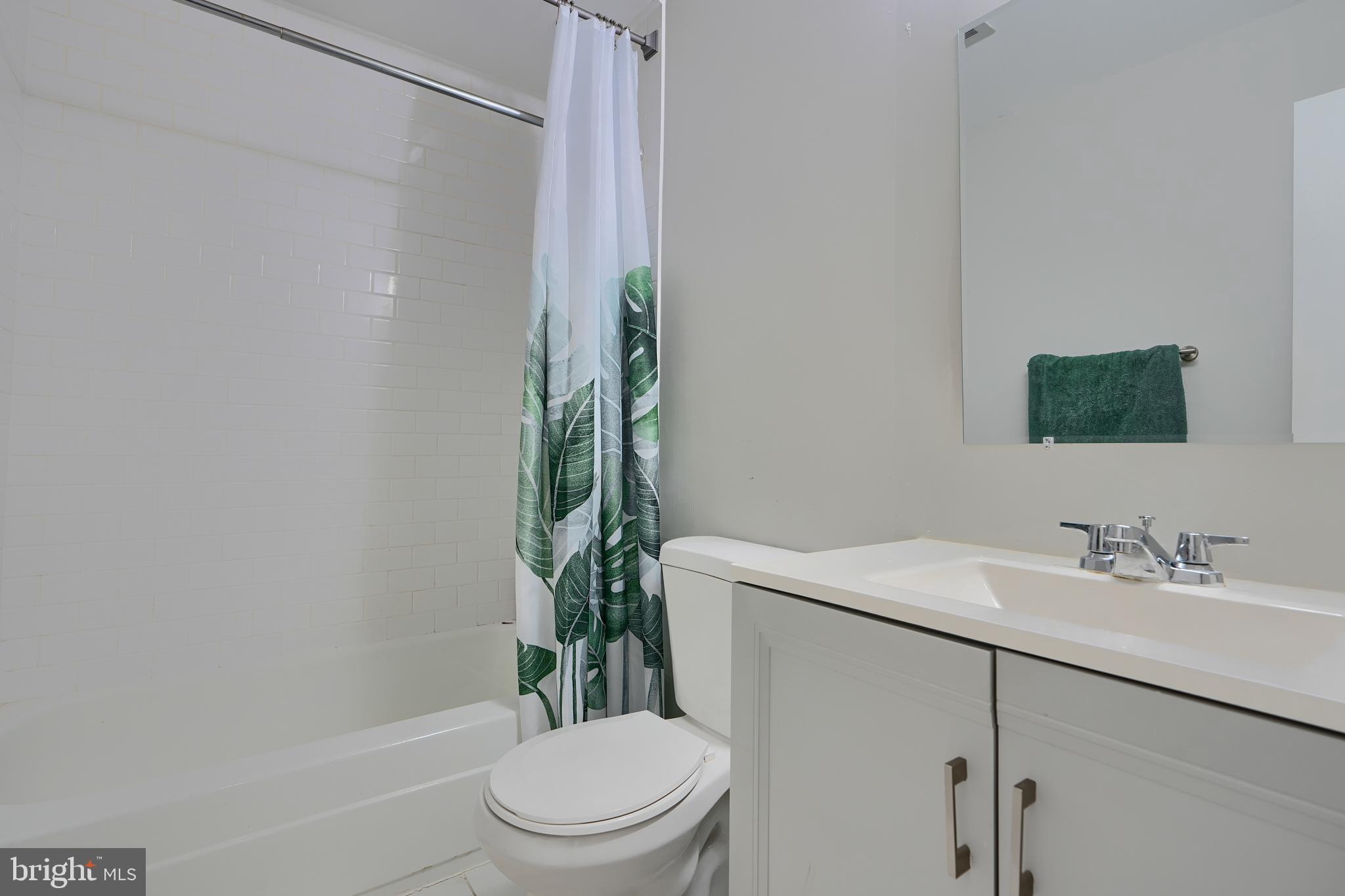 MOORES MILL MANOR - Residential