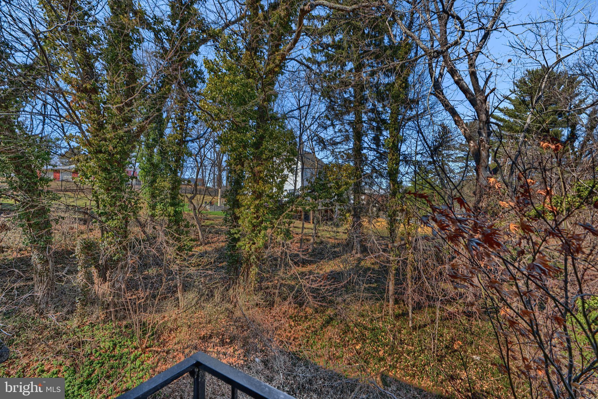 MOORES MILL MANOR - Residential