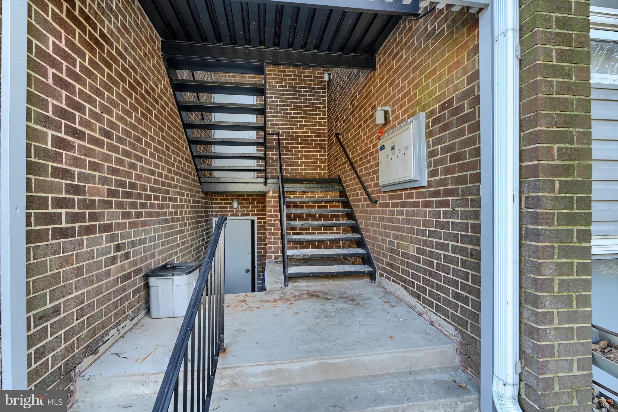 MOORES MILL MANOR - Residential