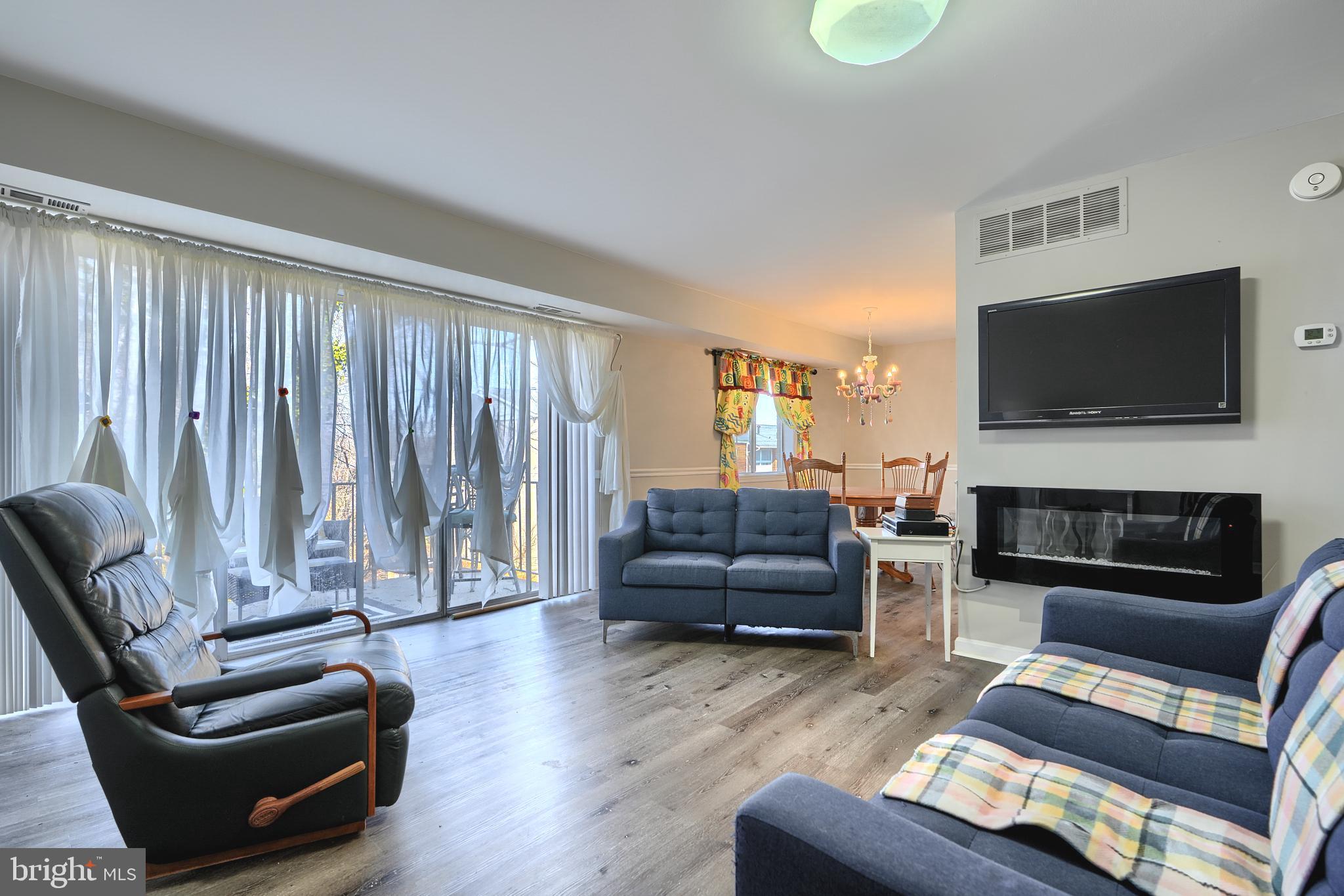 MOORES MILL MANOR - Residential