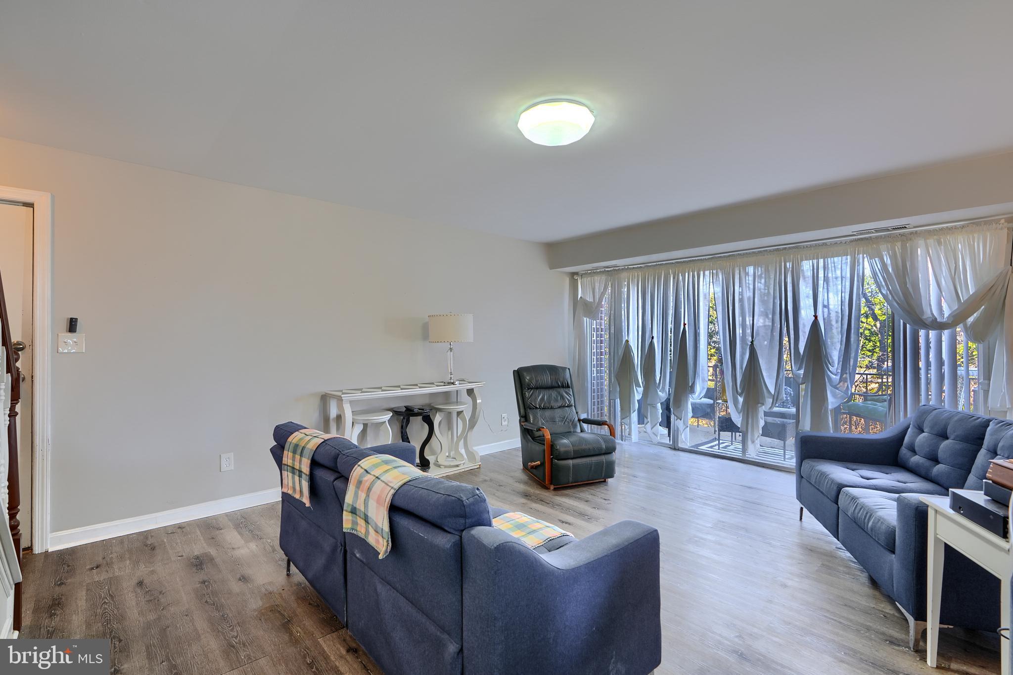 MOORES MILL MANOR - Residential