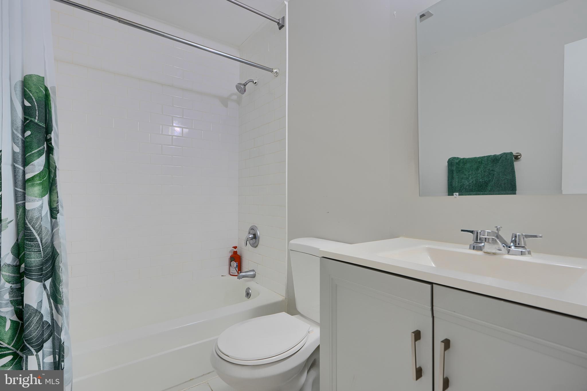 MOORES MILL MANOR - Residential