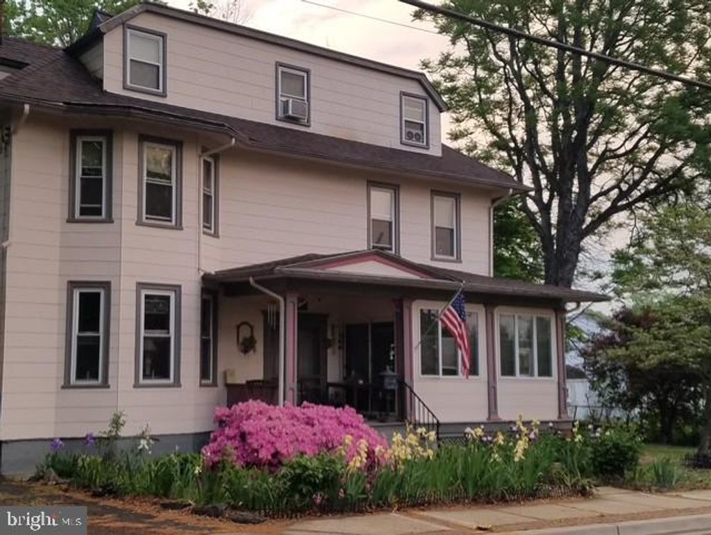 Photo of 4808 Riverdale Road, RIVERDALE, MD 20737 (MLS # MDPG2196034)