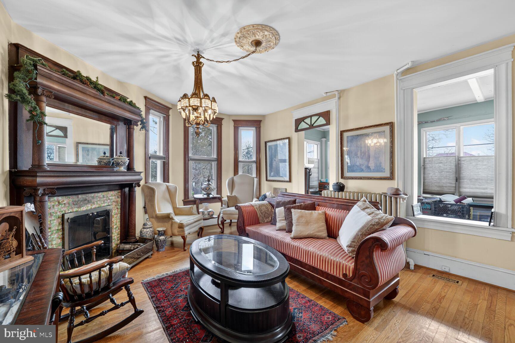 RIVERDALE PARK - Residential