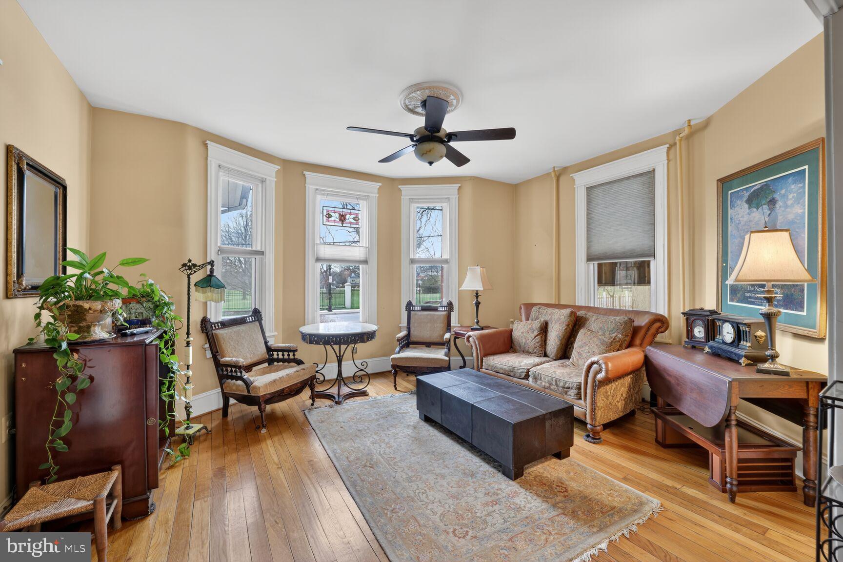 RIVERDALE PARK - Residential