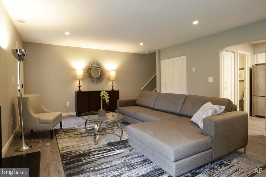 CREEKSIDE AT BLUE BELL - Residential Lease