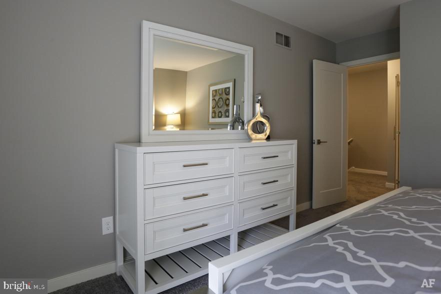 CREEKSIDE AT BLUE BELL - Residential Lease