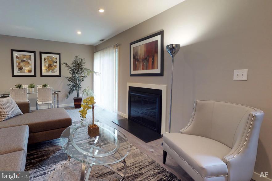 CREEKSIDE AT BLUE BELL - Residential Lease